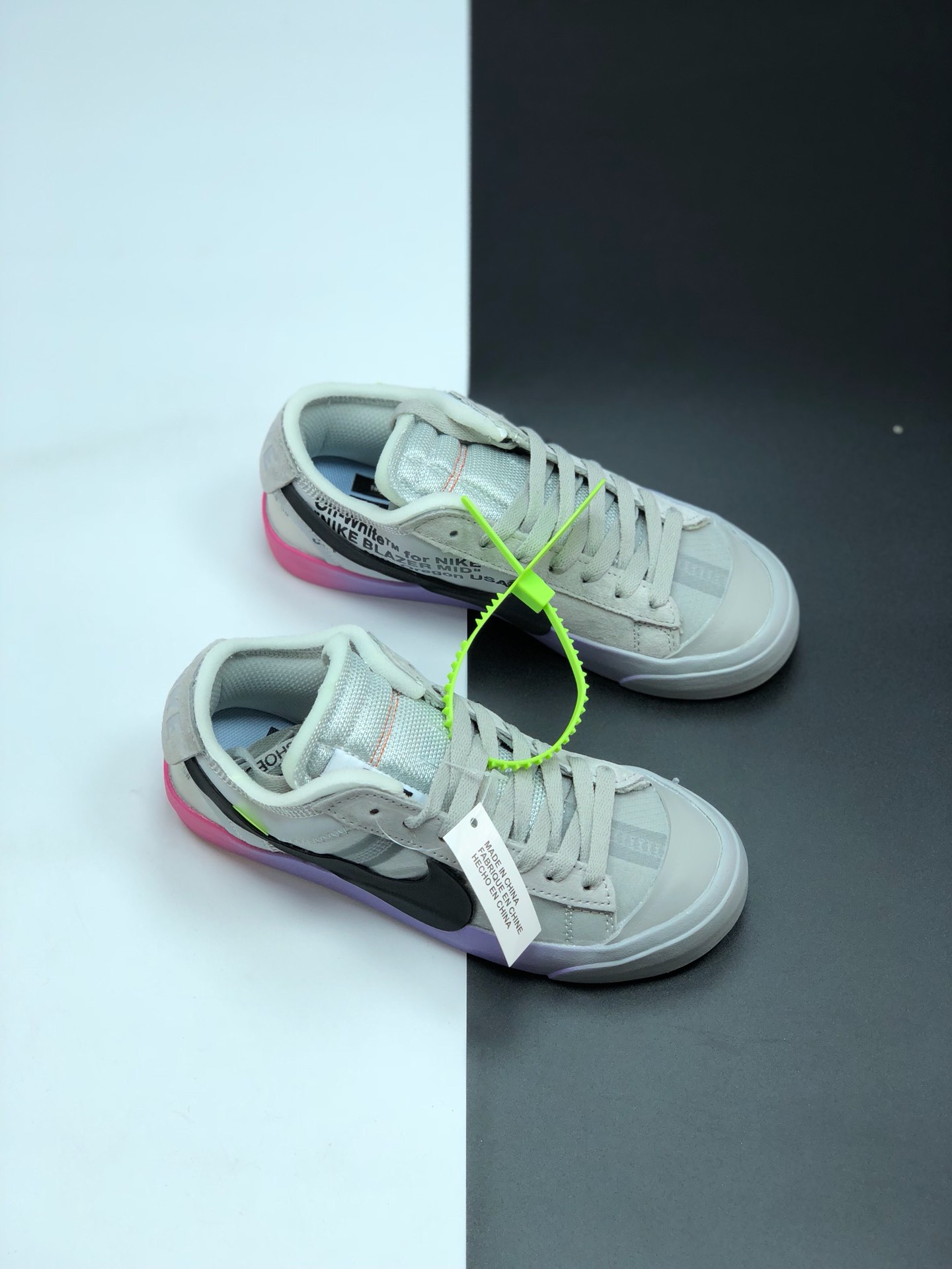 130 韩国进口碳灰网纱 限定发售 Off-White x Nike Blazer Mid “All Hallows Eve”开拓者经典低帮百搭板鞋“AA3832 001