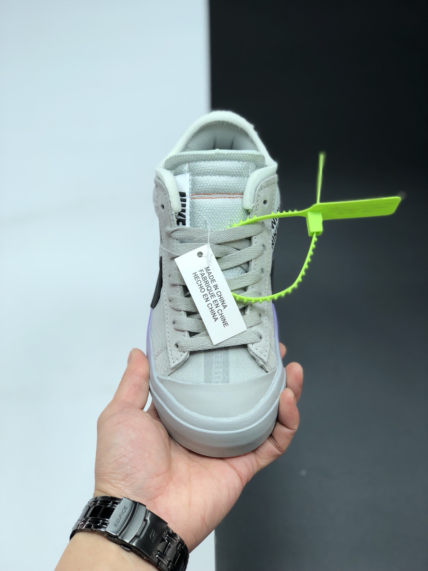 130 韩国进口碳灰网纱 限定发售 Off-White x Nike Blazer Mid “All Hallows Eve”开拓者经典低帮百搭板鞋“AA3832 001