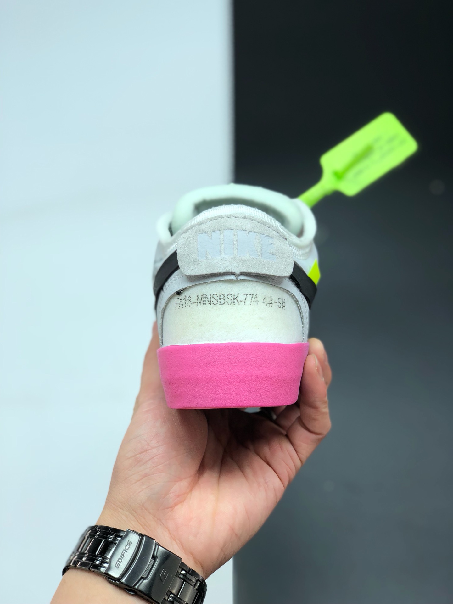 130 韩国进口碳灰网纱 限定发售 Off-White x Nike Blazer Mid “All Hallows Eve”开拓者经典低帮百搭板鞋“AA3832 001