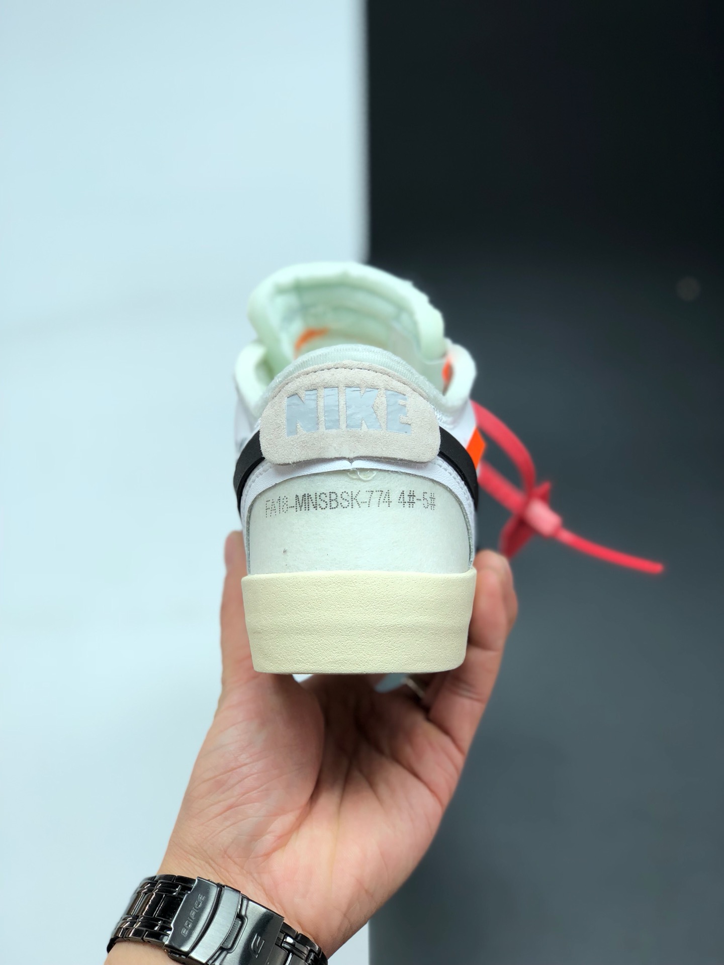 130 韩国进口碳灰网纱 限定发售 Off-White x Nike Blazer Mid “All Hallows Eve”开拓者经典低帮百搭板鞋“AA3832 001