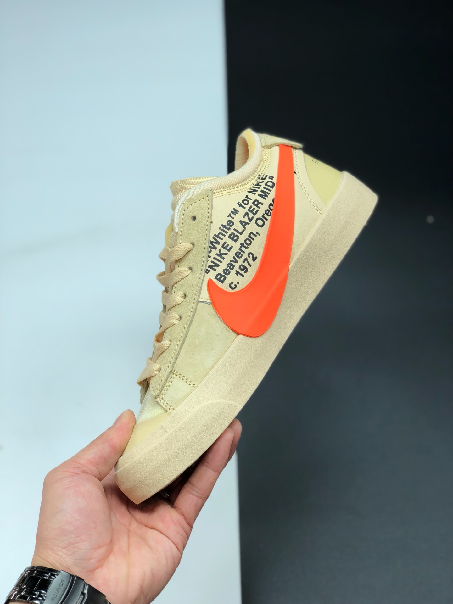130 韩国进口碳灰网纱 限定发售 Off-White x Nike Blazer Mid “All Hallows Eve”开拓者经典低帮百搭板鞋“AA3832 001