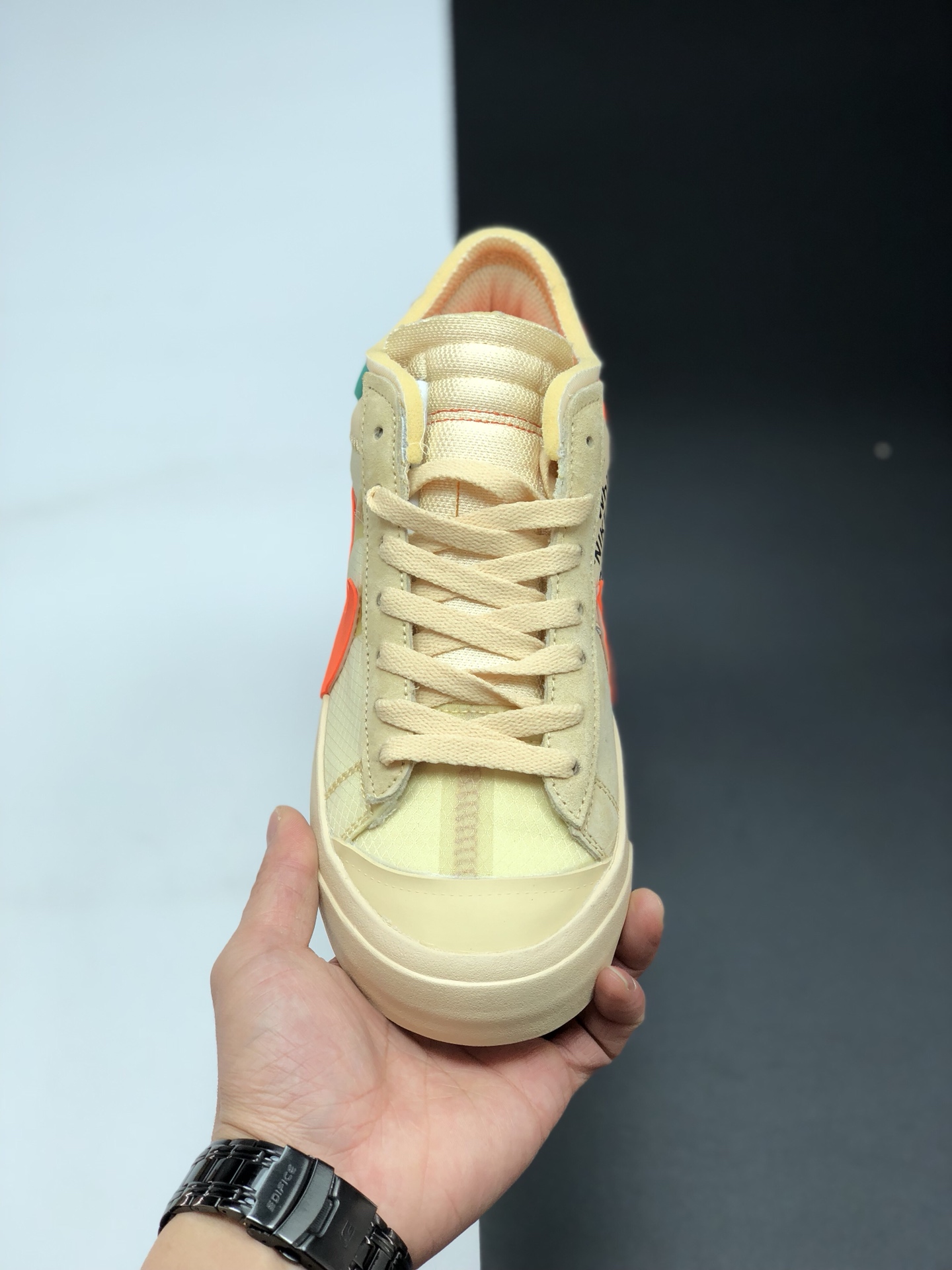 130 韩国进口碳灰网纱 限定发售 Off-White x Nike Blazer Mid “All Hallows Eve”开拓者经典低帮百搭板鞋“AA3832 001