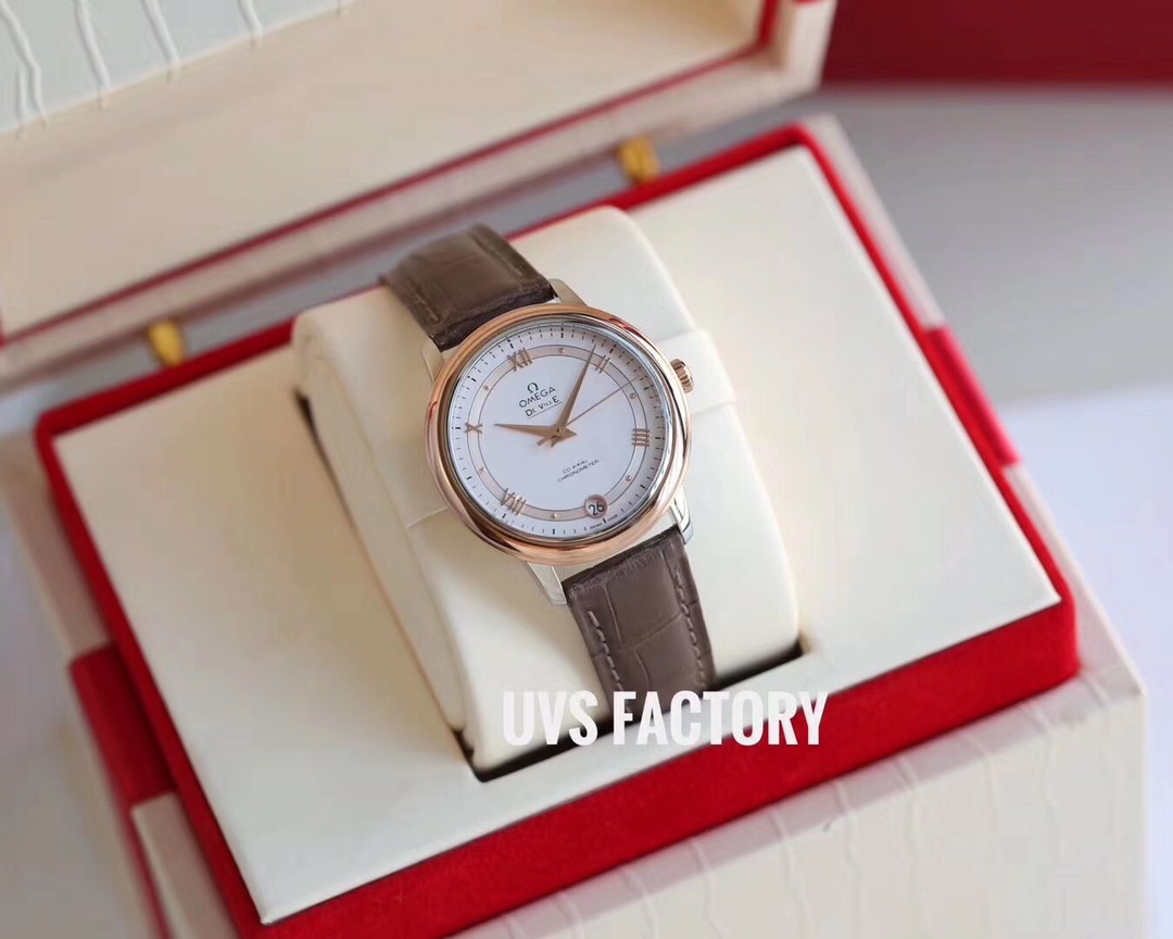 NO:726124,UVS is here with the upgraded version 32.7mm Butterfly!  UVS genuine mold opening!  Omega De Ville Series 424.10.33.20.55.002 movement I have a Haiou 2892 movement, which is consistent with the original movement, including the height of the center position, the direction of calendar adjustment and calendar jumping (the calendar adjustment is to turn downwards and the calendar jumps from right to left. The calendar number font is consistent with the original.  2. Upgraded the trimming lines of the case, polished the case body, and performed high-definition electroplating on the sapphire glass. 3. Upgraded the embossed Cronus, the God of Time, on the bottom cover, which requires the most effort. After 11 mold changes, it took 13 months to finally achieve the same pattern as the original, which is exquisite and lifelike. 4. The size is 32.7mm, and the thickness is 9mm. The same size as the original. 5. It took 15 months to upgrade the new version of the steel belt to arrive.,,omega19860909UVS携升级版本32.7mm蝶飞来啦！UVS正品开模！欧米茄碟飞系列424.10.33.20.55.002 机芯我有一颗海欧2892机芯,与原装机芯是一致的,包括了把中位的高低,调历与跳历的方向,（的调历是往下转动日历由右向左跳动的.日历数字字体与原装一致. 2.升级表壳的修边线,与壳身打磨.并对蓝宝石玻璃进行高清电镀处理. 3.升级底盖的时间之神.克洛诺斯.浮雕,是最考功夫的,底盖经过11次改模,耗时13个月,终于做到了原版一致的图案,精致栩栩如生. 4.尺寸32.7mm,厚9mm.原版一致尺寸. 5.历时15个月,全新版本钢带升级到货.,,omega,Watch