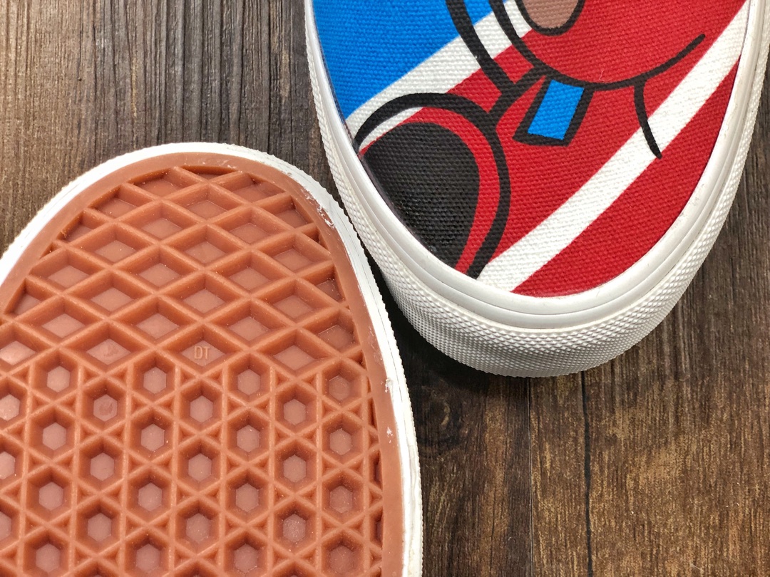 150 一脚蹬Super Mario Bros. x Vans联名纪念系列