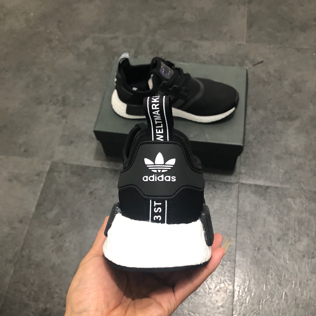 230 公司级巴斯夫阿迪达斯 Adidas NMD R-1 街头风经典百搭跑步鞋FW3330