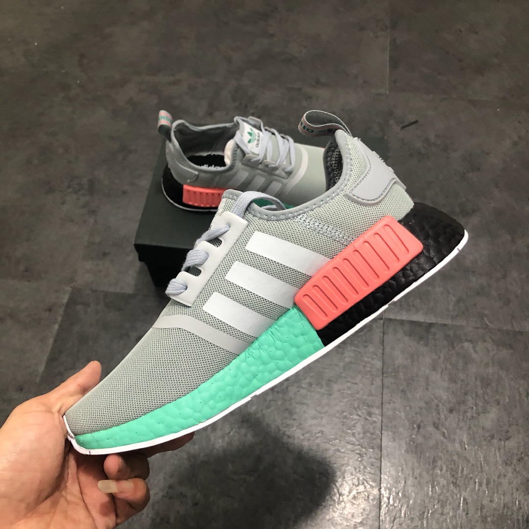 230 公司级巴斯夫阿迪达斯 Adidas NMD R-1 街头风经典百搭跑步鞋 FX4353