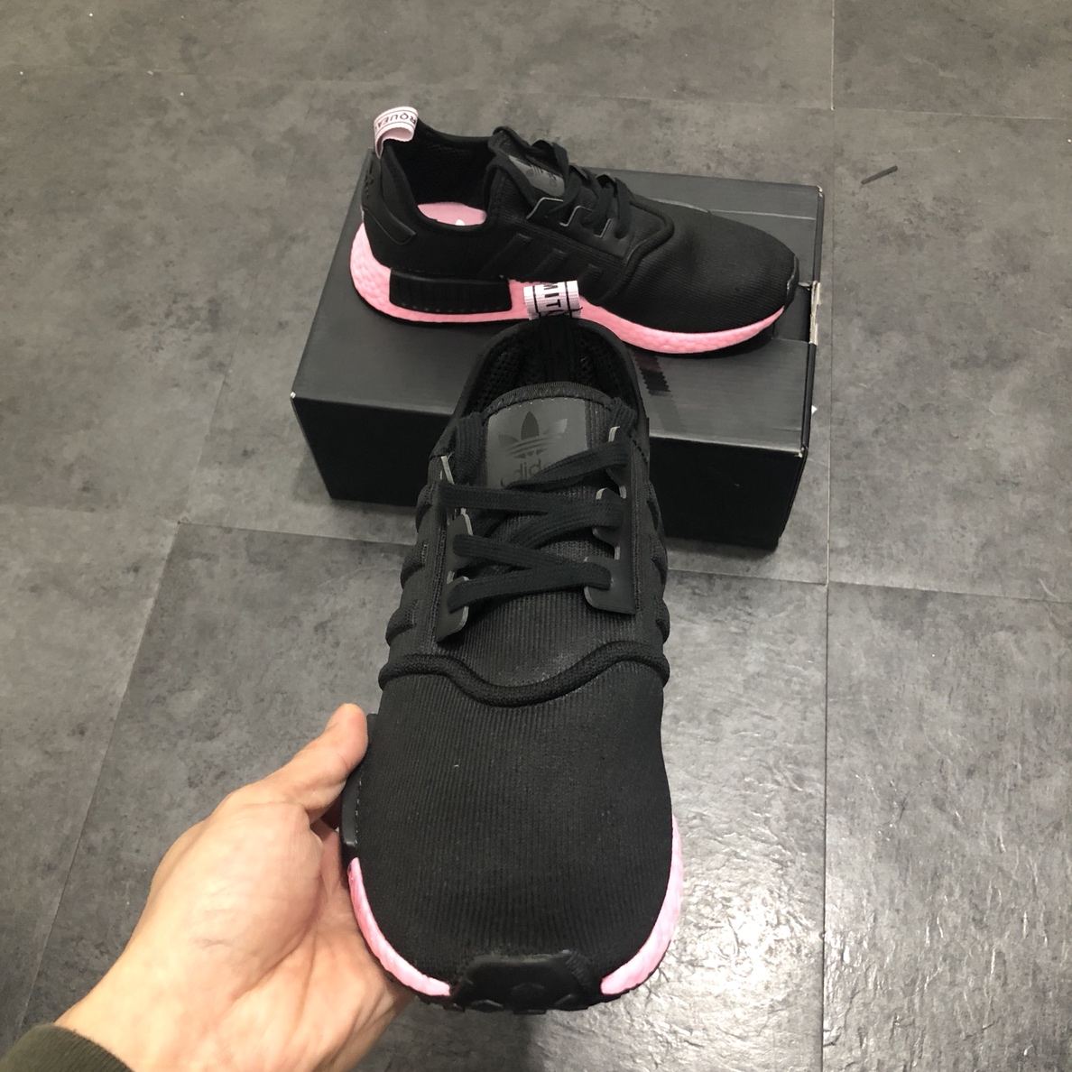 190 公司级巴斯夫阿迪达斯 Adidas NMD R-1 街头风经典百搭跑步鞋EE4472