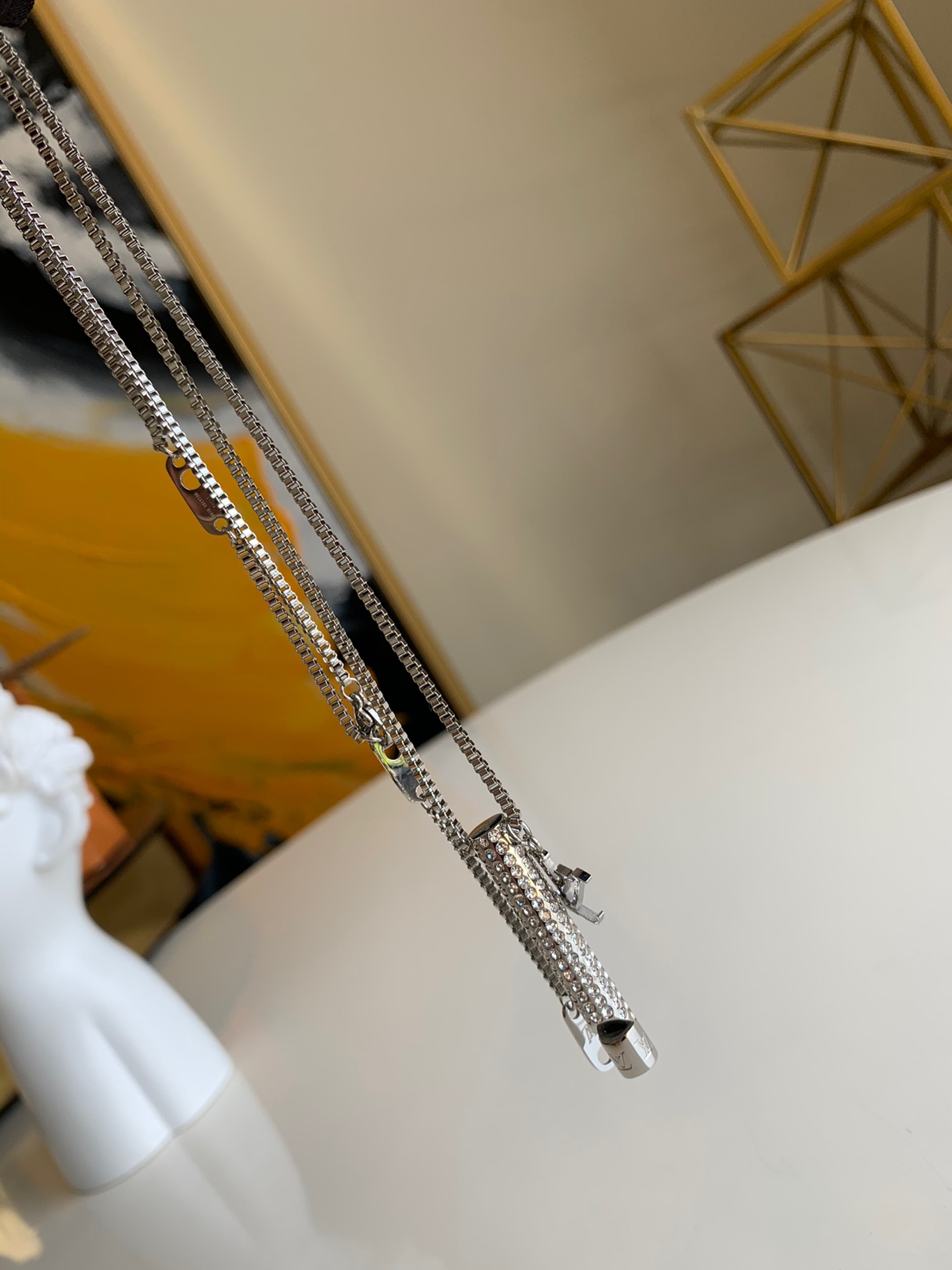 NO:395619,The latest whistle necklace, whistle that is blew, the same as the counter., LV [original leather], louis vuitton, necklace19860909最新款口哨项链,吹得响的口哨,与专柜同样的 .,LV【原厂皮】,louis vuitton,necklace,Bag