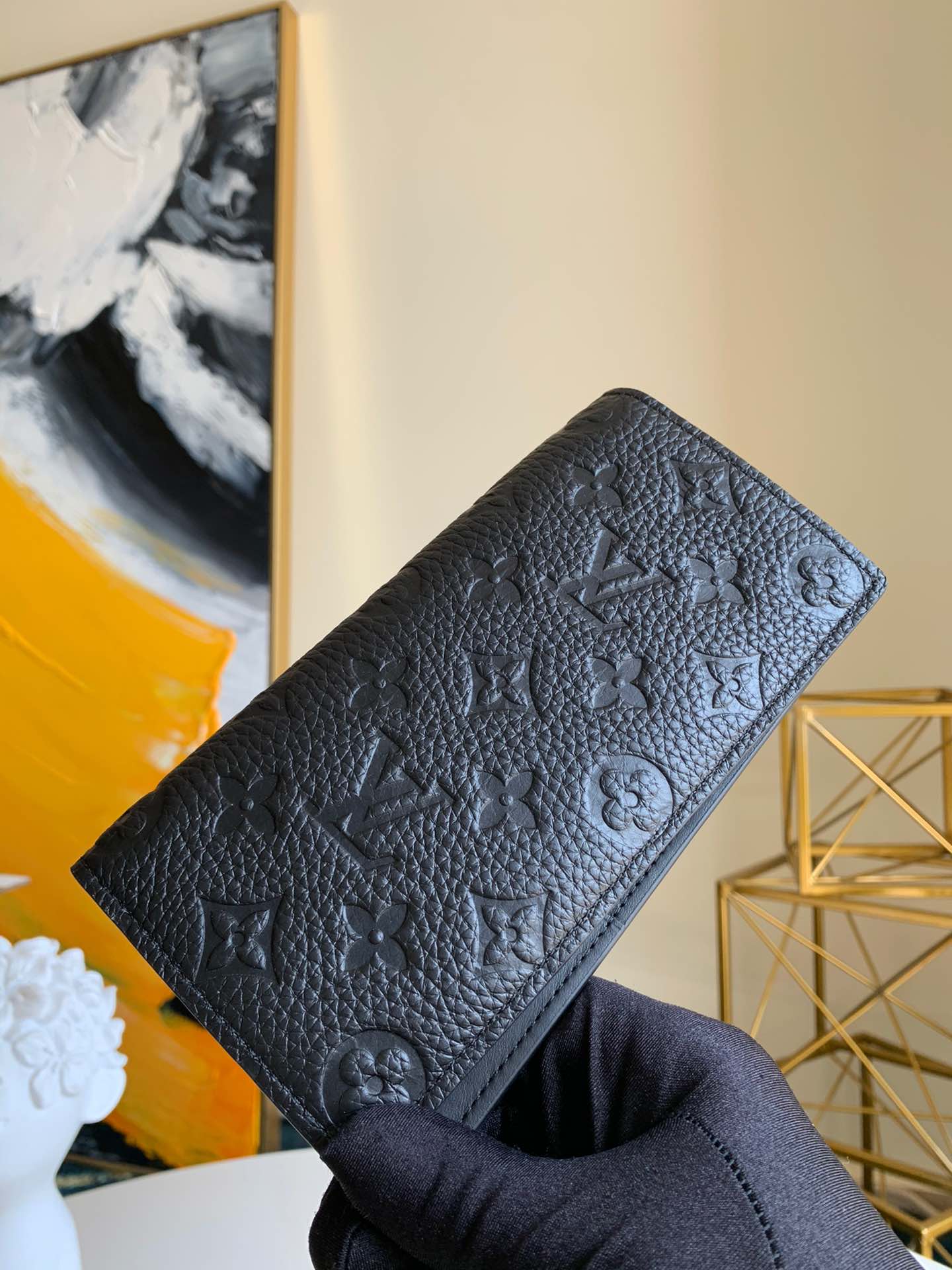 NO:400936,[Exclusive real photo M69038] BRAZZA long clip!  Brazza wallet is a soft Taurillon leather embossed Monogram pattern, with various card slots, pockets and large zipper change compartments, which can be easily placed in most jacket pockets while achieving sufficient capacity. Detailed features, 10.0x 19.0x 2.0 cm (Length x Height x Width) Taurillon cowhide, cowhide, card interlayer certificate or business card interlayer, large zipper compartment, can hold coins, inner cover, can hold banknotes or notes, organ compartments, can hold banknotes. 320, LV [original leather], louis vuitton, jackets & coats, cowhide19860909【独家实拍M69038】BRAZZA 长夹！Brazza 钱夹为柔软 Taurillon 皮革压印 Monogram 图案,内设各式卡位、口袋及大号拉链零钱隔层,成就充裕容量的同时亦可轻松置于多数夹克口袋.详细特征、10.0x 19.0x 2.0 cm (长x 高x 宽) Taurillon 牛皮、牛皮内衬、卡片夹层证件或名片夹层、大号拉链隔层,可放硬币、内贴隔层,可放纸钞或票据、风琴隔层,可放钞票 .320,LV【原厂皮】,louis vuitton,jackets & coats,cowhide,Bag