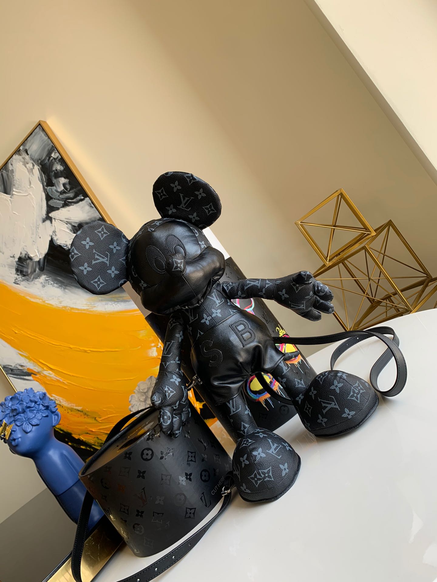 NO:395621,arsham x Disney x innersect three-party co-branded cloth doll Mickey mouse plus one of the most popular Mickey mice has a healthy limbs and can stand up, can laugh and pretend to be stupid, will always be with you...,LV [original skin],louis vuitton19860909arsham x Disney x innersect三方联名布玩偶Mickey mouse plush截止到最火的米奇老鼠之一四肢健全可活动 可站立 会笑会装憨憨 会一直陪着你.. .,LV【原厂皮】,louis vuitton,Bag