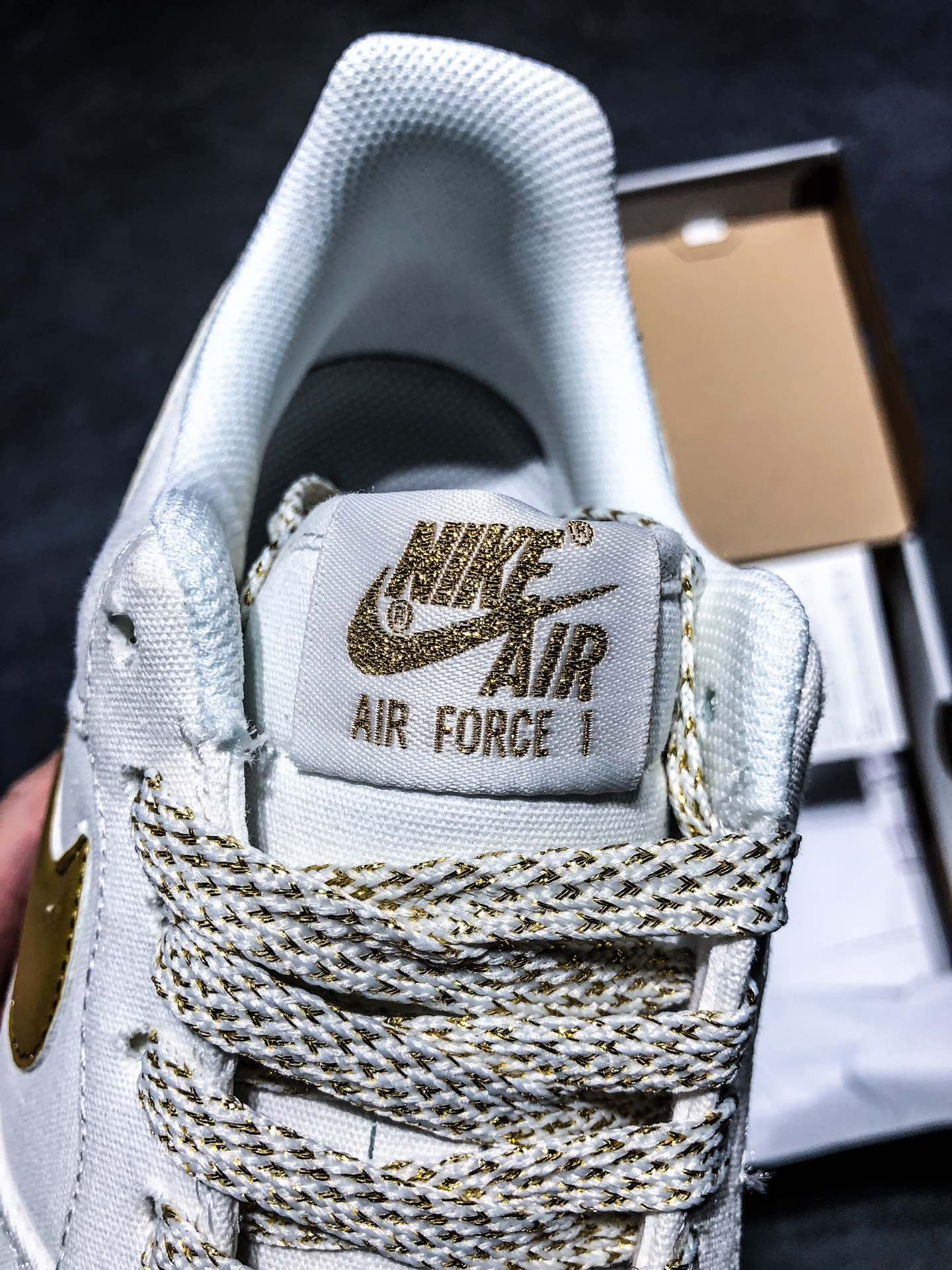 p190 海外专柜上线 国内无缘 Air Force 1 '07 布面白黄满天星 315122-106