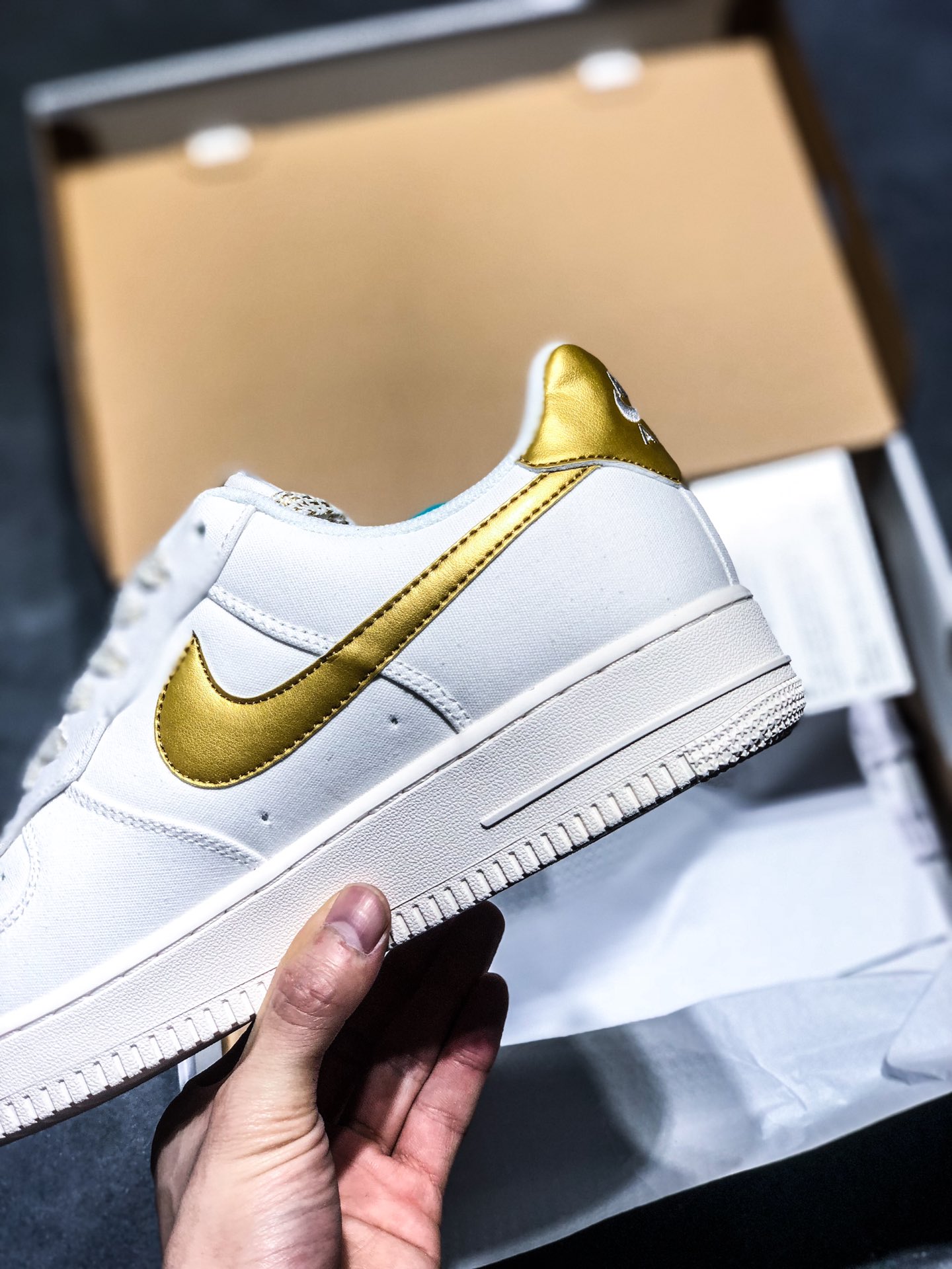 p190 海外专柜上线 国内无缘 Air Force 1 '07 布面白黄满天星 315122-106