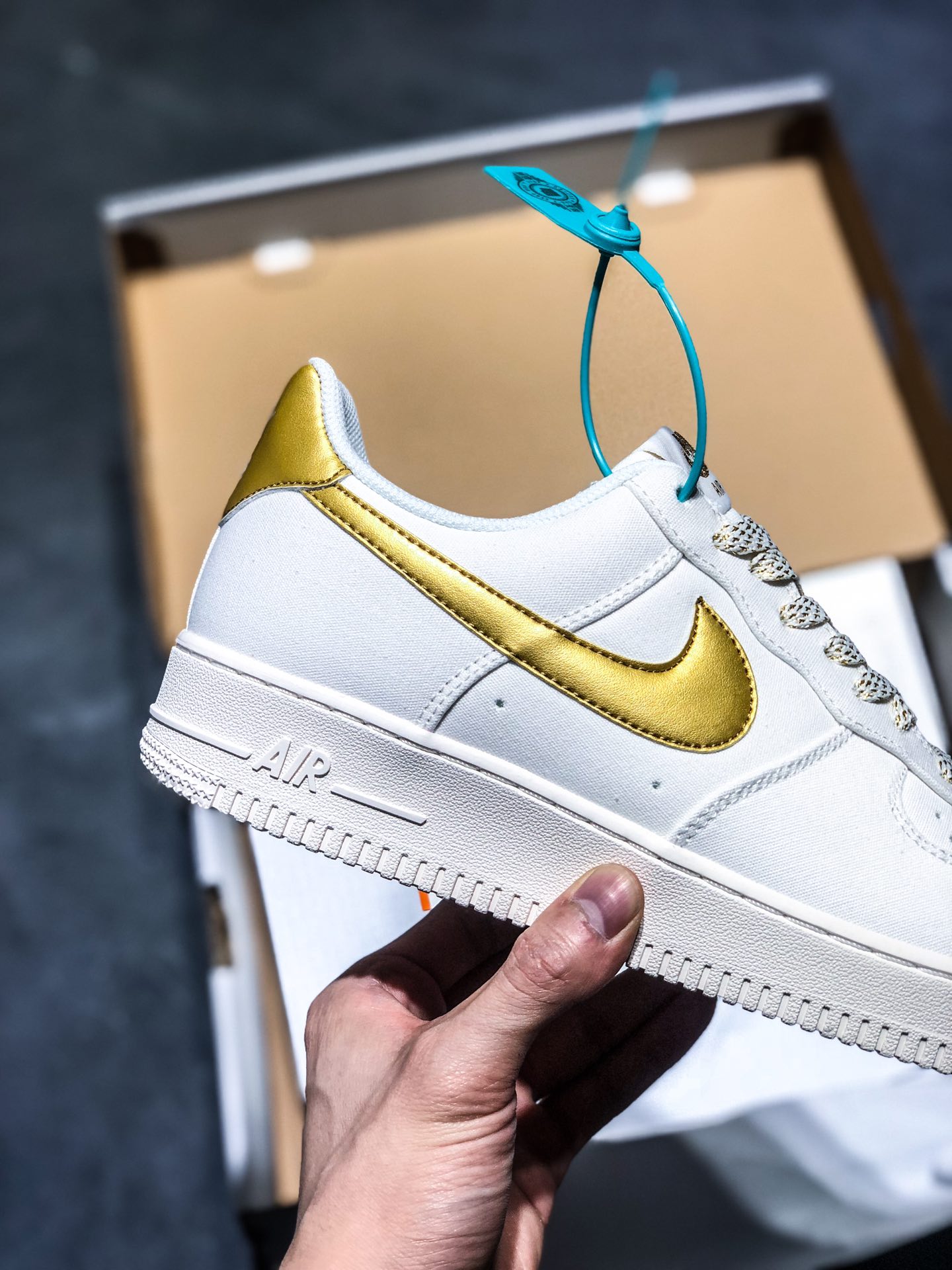 p190 海外专柜上线 国内无缘 Air Force 1 '07 布面白黄满天星 315122-106
