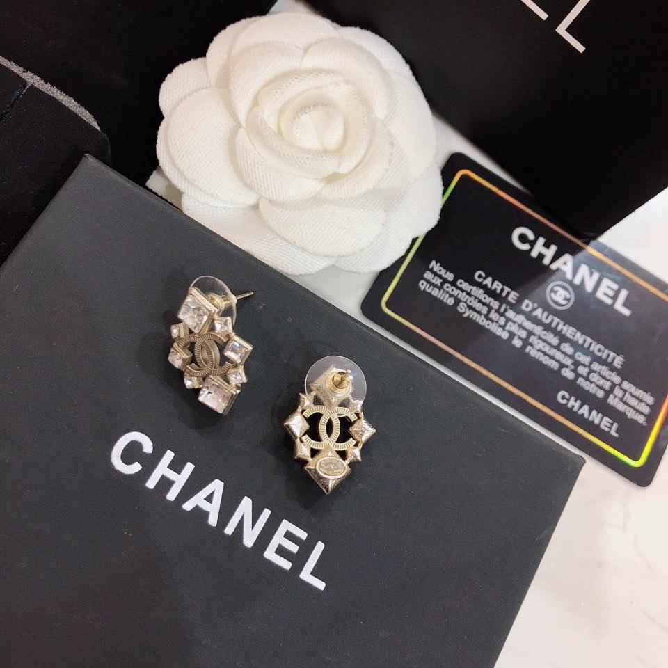 Chanel 香奈儿新款耳钉 款上新