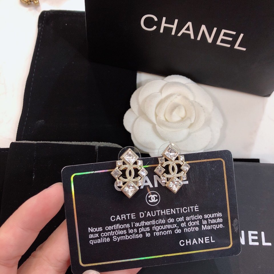 Chanel 香奈儿新款耳钉 款上新