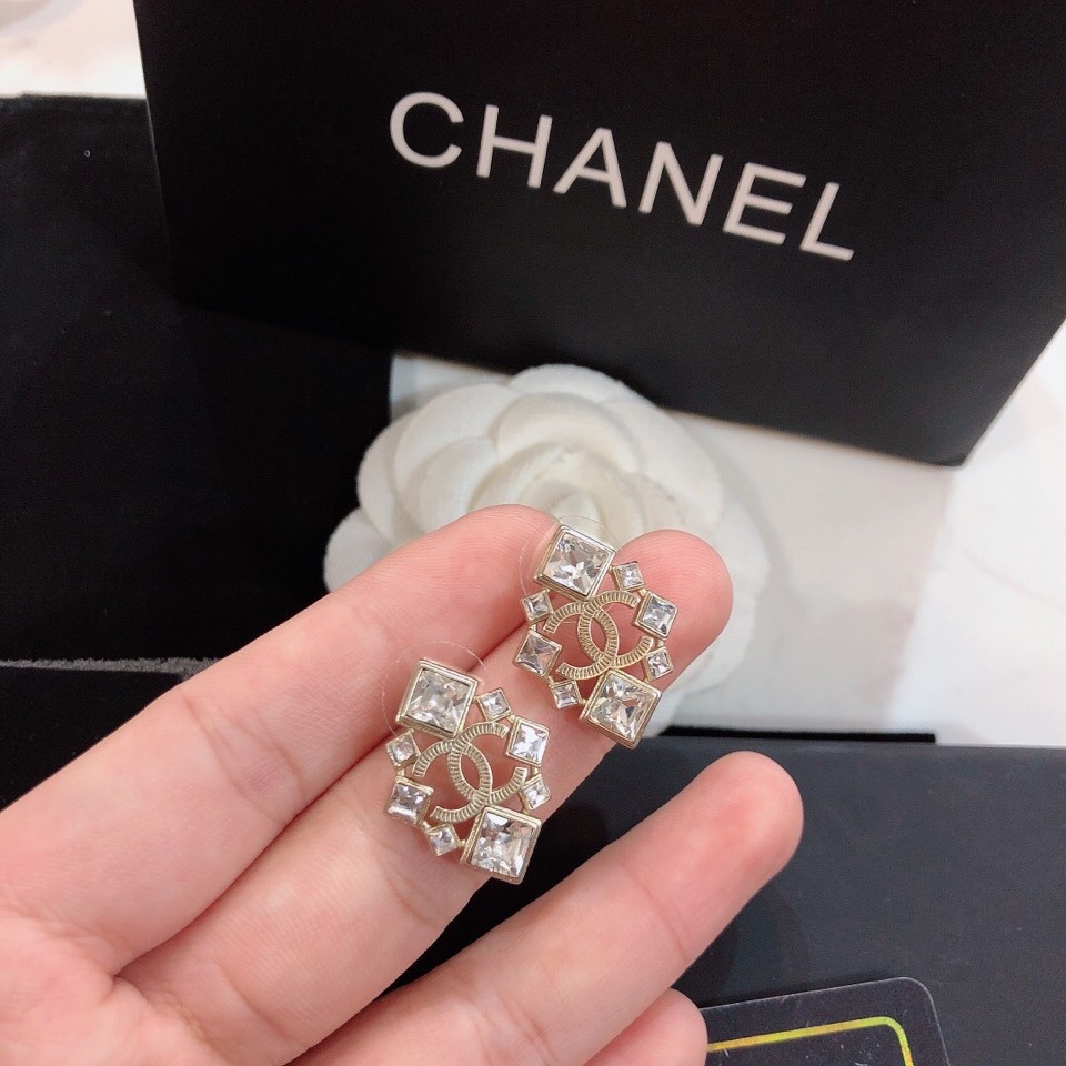 Chanel 香奈儿新款耳钉 款上新