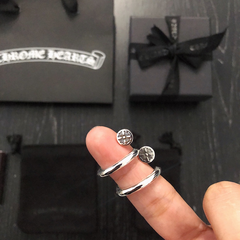 Chrome Hearts 开版 认准独家拍摄 MZ克罗心Chrome hearts 平头钉子戒指