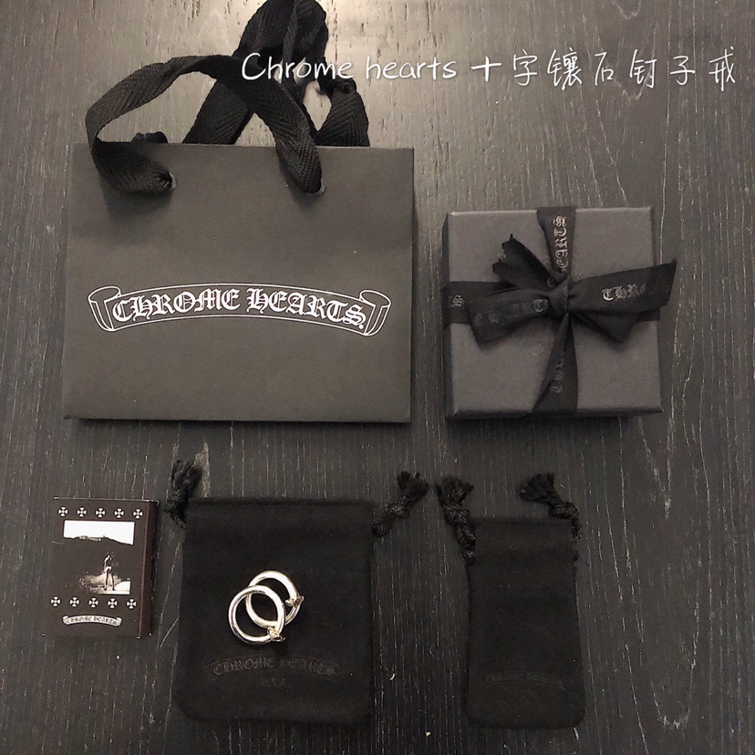 Chrome Hearts 开版 认准独家拍摄 （MZ）克罗心Chrome hearts 十字镶石圆头钉子戒指