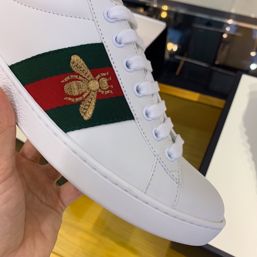 Gucci古驰   里采用柔软舒适吸汗小牛皮情侣款小白鞋