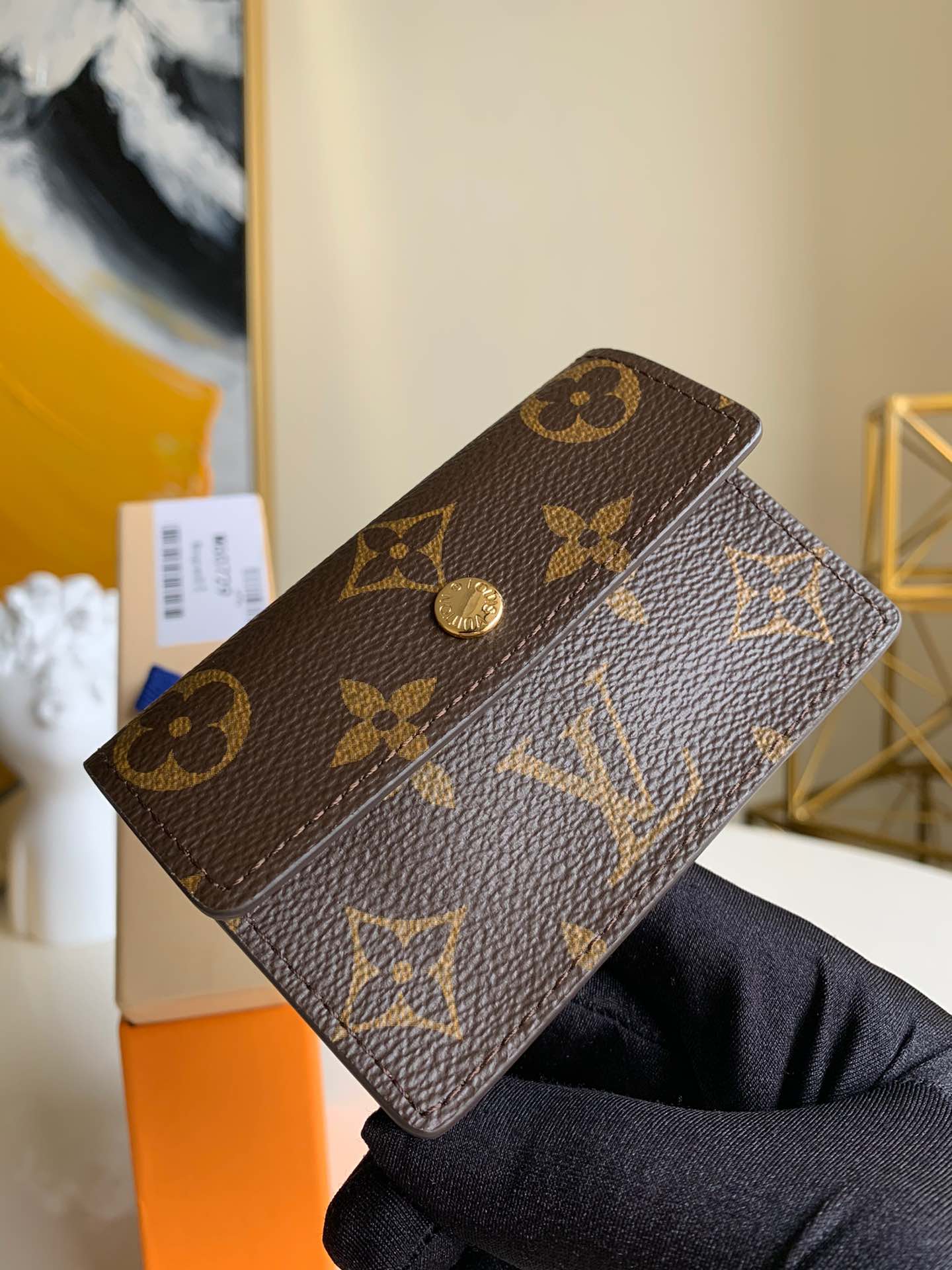 NO:395648,【Exclusive real photo M60729】Monogram Elegant and practical small leather bag for use in changing and key coins, small and exquisite, can be easily placed in handbags or clothes pockets.,LV【Original leather】,louis vuitton19860909【独家实拍M60729】Monogram 雅致又实用的小皮包,供放零钱和钥匙硬币之用,小巧玲珑,可轻易放到手袋或衣服口袋 .,LV【原厂皮】,louis vuitton,Bag