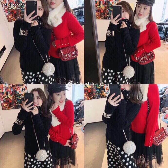 很多人在问[偷笑]最新款 Ch@nel小香🌌标志性双C手镯 各大博主均已入手 💯💯❤️树脂带钻 手镯新款