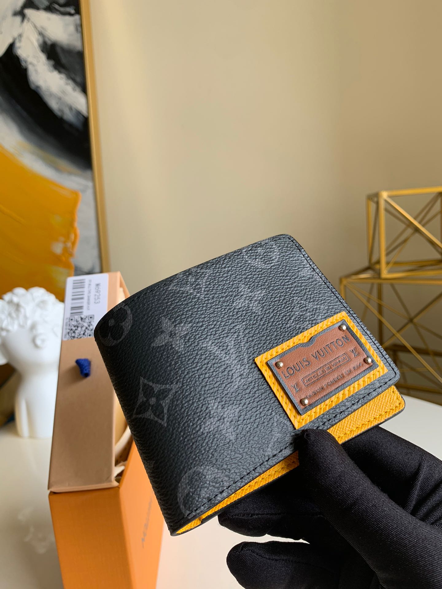 NO:395679,[Exclusive real-life M69253 badge] The craftsman is famous for his superb skills. The rare design and special leather combine technological innovation and classic style to highlight the existence of the Louis Vuitton world. The wallet is exquisite and unique in design, with various pockets and credit card slots. Size 12×10.,LV [original leather],louis vuitton,louis vuitton19860909【独家实拍M69253徽章】工匠的技艺精湛著称,罕见的设计、特殊皮革将技术创新和经典风格相结合,突出路易威登世界的存在.钱夹内部设计精巧独特,拥有各种口袋和信用卡槽.尺寸12×10 .,LV【原厂皮】,louis vuitton,louis vuitton,Bag