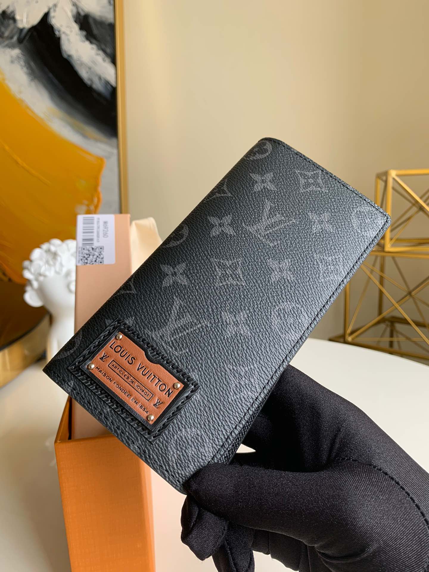 NO:396727,[Exclusive real-life M69260 badge] is known for its exquisite craftsmanship. The rare design and special leather combine technological innovation and classic style to highlight the existence of Louis Vuitton's world. The interior design of the wallet is exquisite and unique, with various pockets and credit card slots. Size 19×10.,LV [original leather],louis vuitton,louis vuitton19860909【独家实拍M69260徽章】以工匠的技艺精湛著称,罕见的设计、特殊皮革将技术创新和经典风格相结合,突出路易威登世界的存在.钱夹内部设计精巧独特,拥有各种口袋和信用卡槽.尺寸19×10 .,LV【原厂皮】,louis vuitton,louis vuitton,Bag