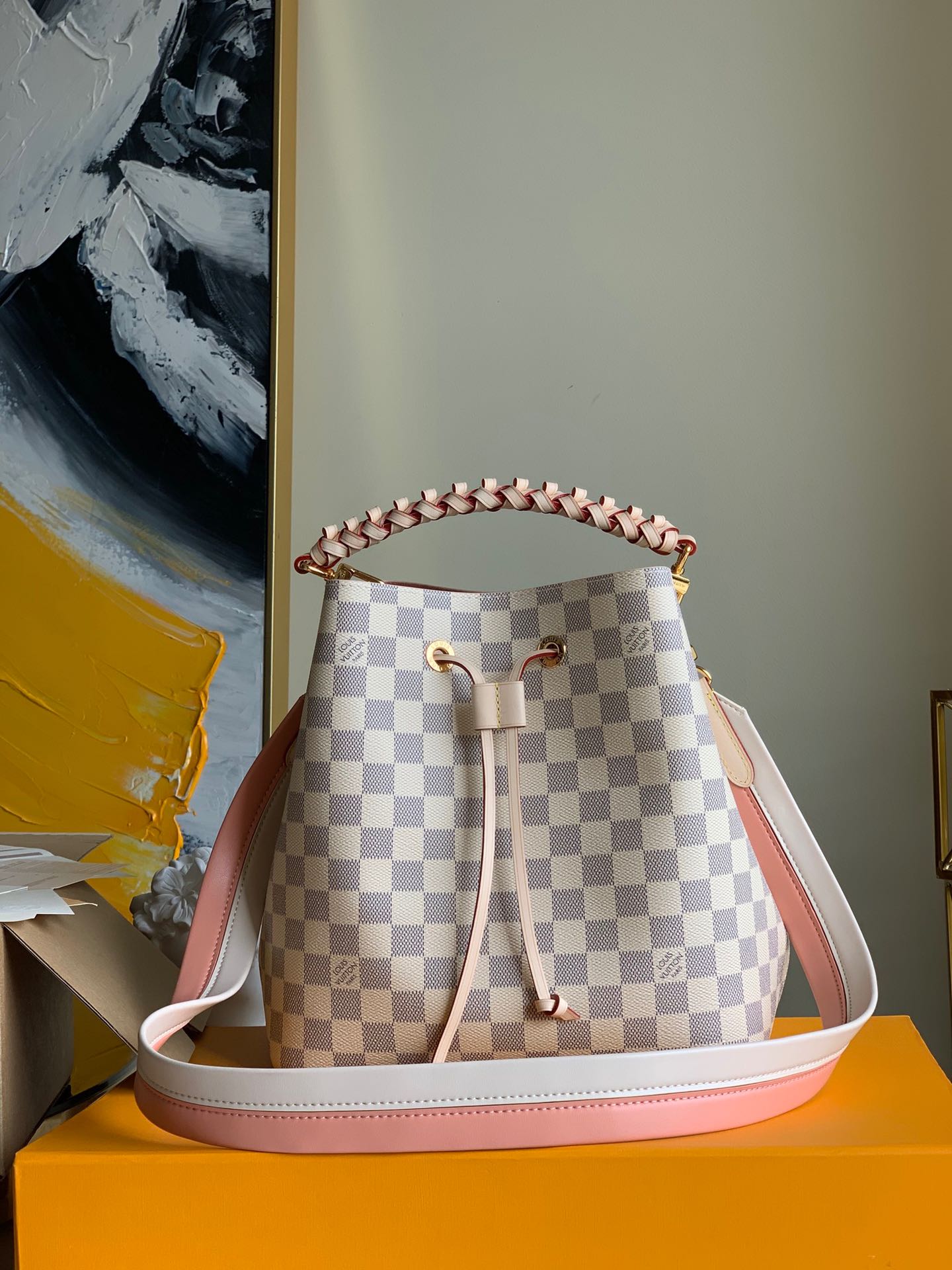 NO:396742,【Exclusive real shot M45577】White grid NéoNoé MM bucket bag Summer surprise new refreshing and quiet Damier Azur canvas with woven leather handles, contrasting color removable leather shoulder straps to allow handheld, shoulder or crossbody to switch at will.W.,LV [original leather],louis vuitton19860909【独家实拍M45577】白格 NéoNoé MM水桶包 夏季惊喜新款清爽恬淡Damier Azur帆布搭配编织皮革手柄,撞色可拆卸皮革肩带令手提、肩背或斜挎随心切换.W.,LV【原厂皮】,louis vuitton,Bag