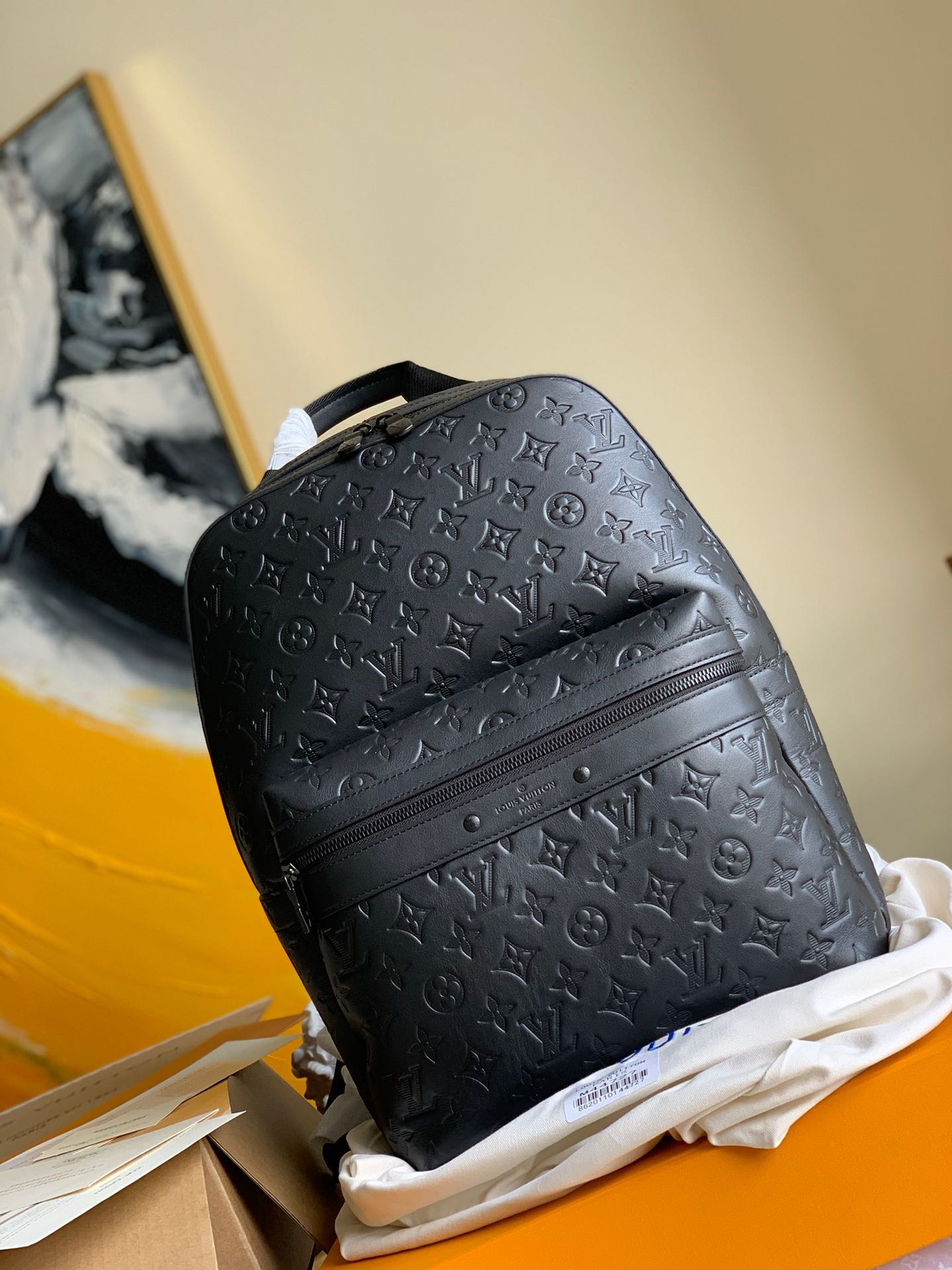 NO:395676,【Exclusive real photo M44727】Sprinter backpack is decorated with soft Monogram Shadow leather background, which slightly emerges with Monogram embossed, lightly outlines simple lines, and is equipped with matte metal parts. The inner patch bag can be stored in an orderly manner and needs. Authentic packaging for pictures. Size 32.0 x 40.0 x 20.0 cm.920, LV [original leather], louis vuitton, cowhide19860909【独家实拍M44727】Sprinter 双肩包以柔软的 Monogram Shadow 牛皮铺陈底色,微微浮现 Monogram 压纹,轻巧勾勒简约线条,配有哑光金属件.内贴袋可有序收纳随行所需.认准图正品包装 尺寸32.0 x 40.0 x 20.0 cm .920,LV【原厂皮】,louis vuitton,cowhide,Bag