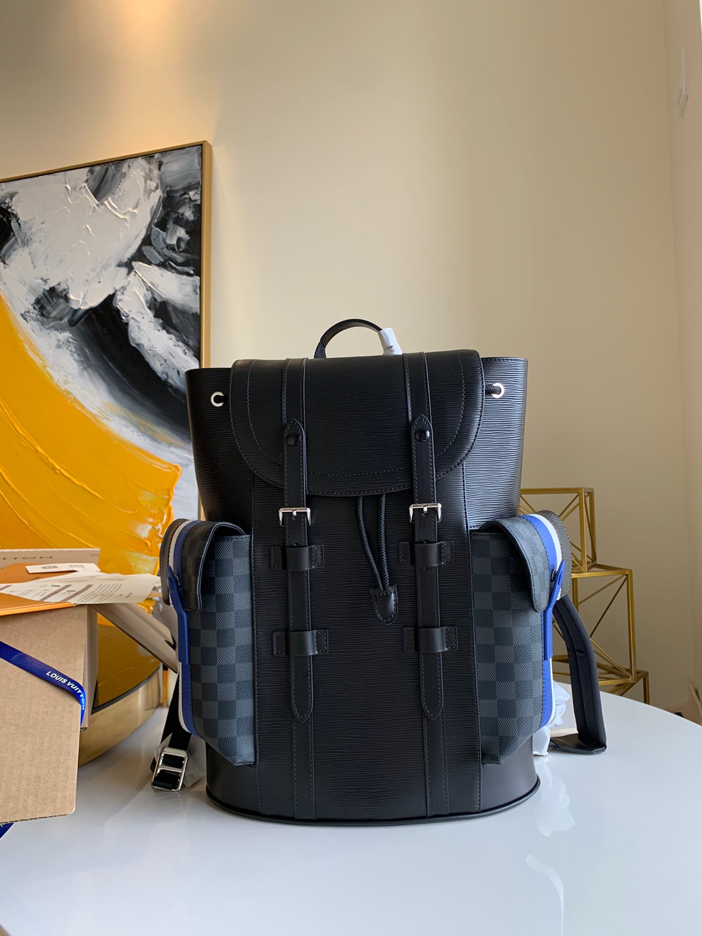 NO:395680,【Exclusive real photo M41379】Black water ripple CHRISTOPHER small backpack Kim Jones exquisite creative work, this Christopher backpack seems to have traveled through a long history, water ripple black grid blue and white strip color block men's backpack backpack mountaineering bag through retro travel sticker design, bringing a strong nostalgic atmosphere. Detailed features-41.0 x 48.0 x 13.0 cm (Length x Height x Width) .1050,LV [Original leather],louis vuitton,backpacks19860909【独家实拍M41379】黑色水波纹 CHRISTOPHER 小号双肩包 Kim Jones精妙的创意作品,此款Christopher双肩包似从悠久历史中穿越而来,水波纹黑格蓝白拼条拼色男士背包双肩包登山包 通过风格复古的旅行贴纸设计使经典重焕生机,散发浓郁的怀旧气息.详细特征-41.0 x 48.0 x 13.0 cm (长 x 高 x 宽) .1050,LV【原厂皮】,louis vuitton,backpacks,Bag