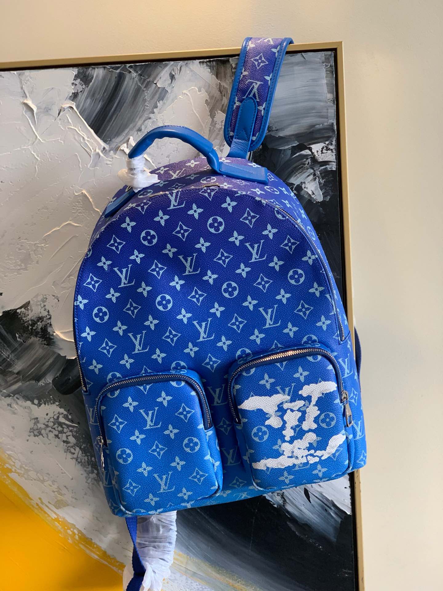 NO:395687,【Exclusive real shot M45441】 Paradise series on Earth M45441 Blue Sky White Cloud Backpack Size 32x40x15cm.,LV【Original Leather】,louis vuitton19860909【独家实拍M45441】地球上的天堂系列 M45441蓝天白云双肩包 尺寸32x40x15cm .,LV【原厂皮】,louis vuitton,Bag