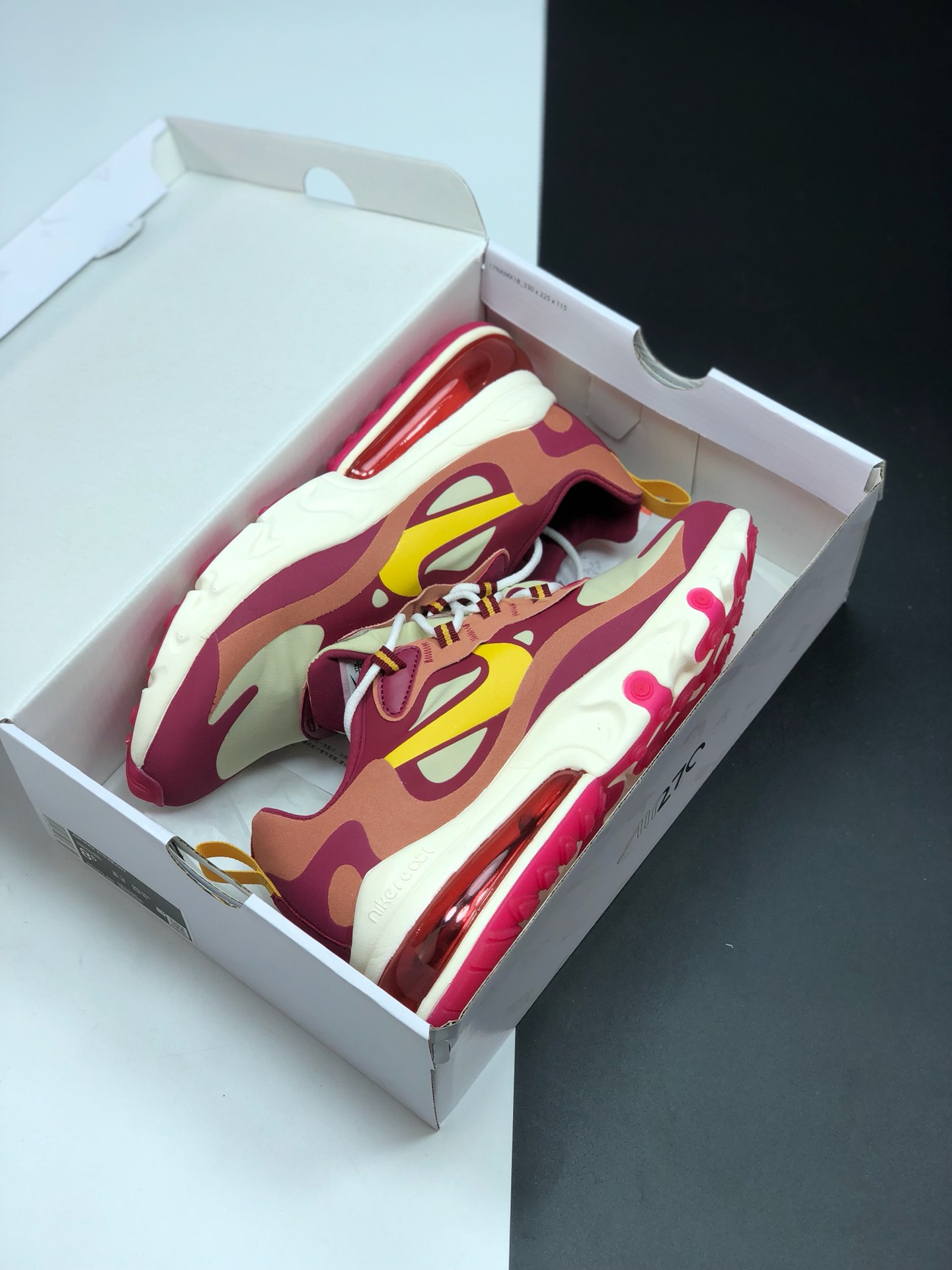 150 公司 新级 配色  耐克 Nike React Air Max 270 高桥盾 纱网 系列 机 半能 气垫跑步鞋 AO4971 601