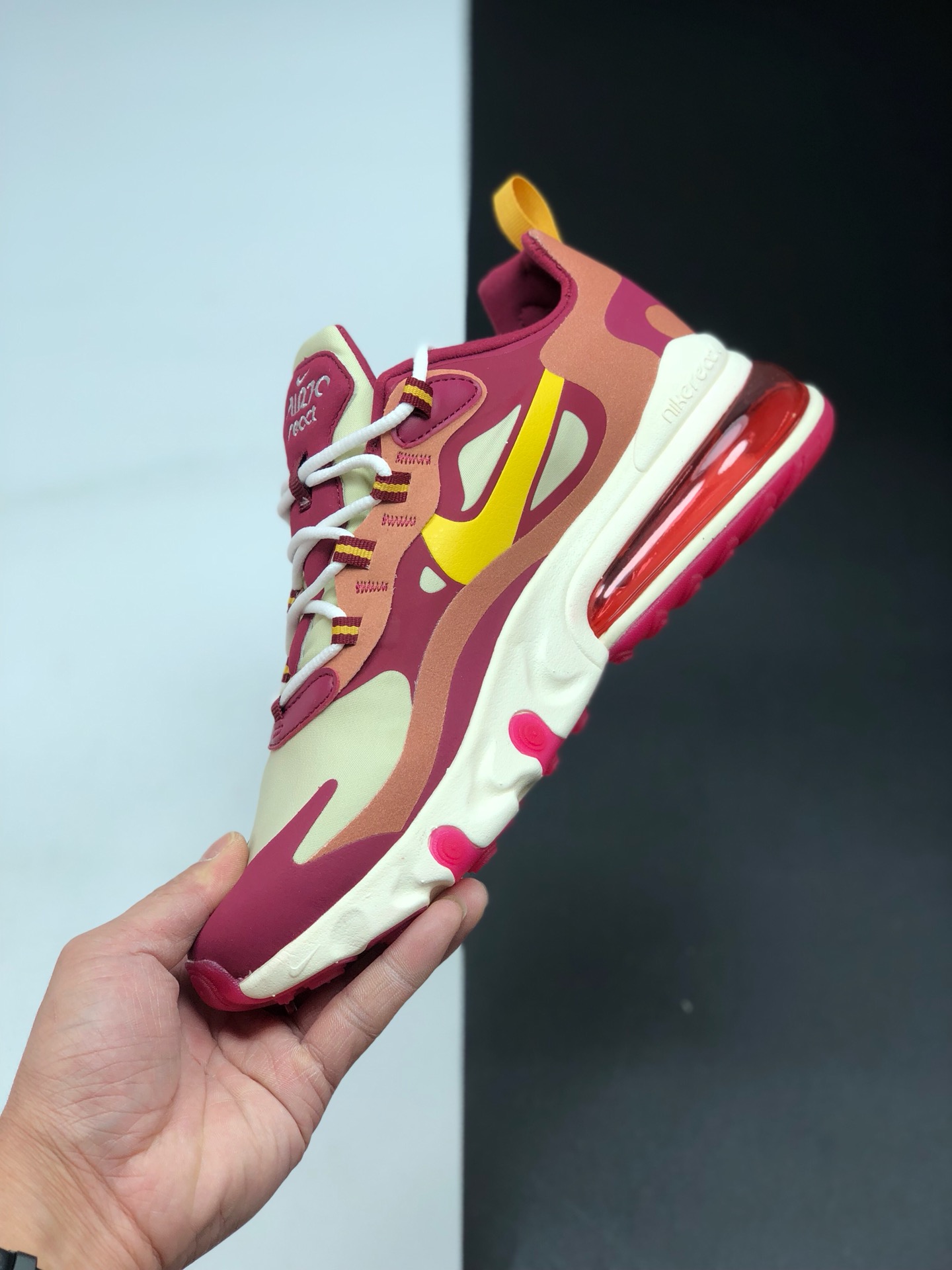 150 公司 新级 配色  耐克 Nike React Air Max 270 高桥盾 纱网 系列 机 半能 气垫跑步鞋 AO4971 601