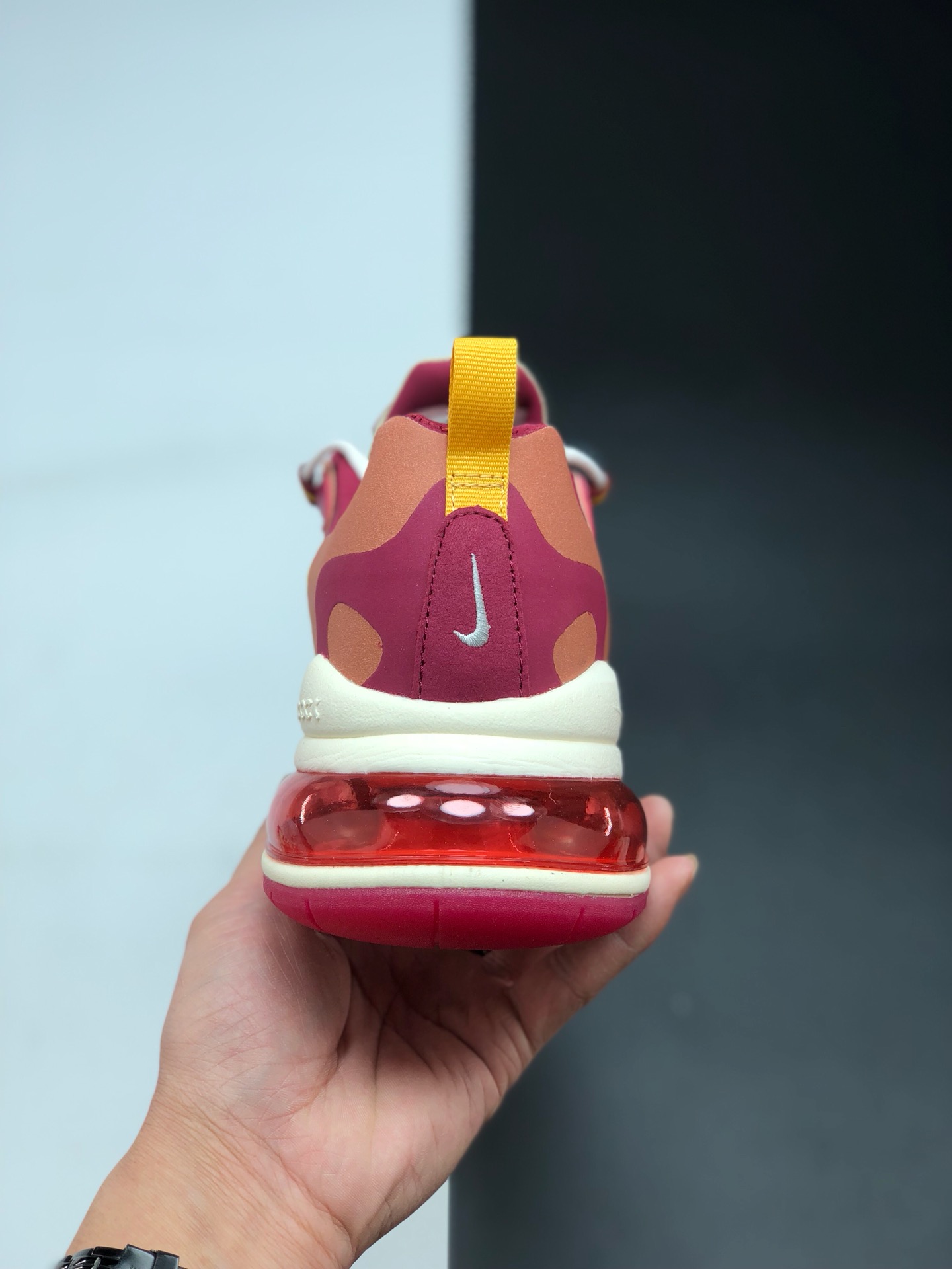 150 公司 新级 配色  耐克 Nike React Air Max 270 高桥盾 纱网 系列 机 半能 气垫跑步鞋 AO4971 601