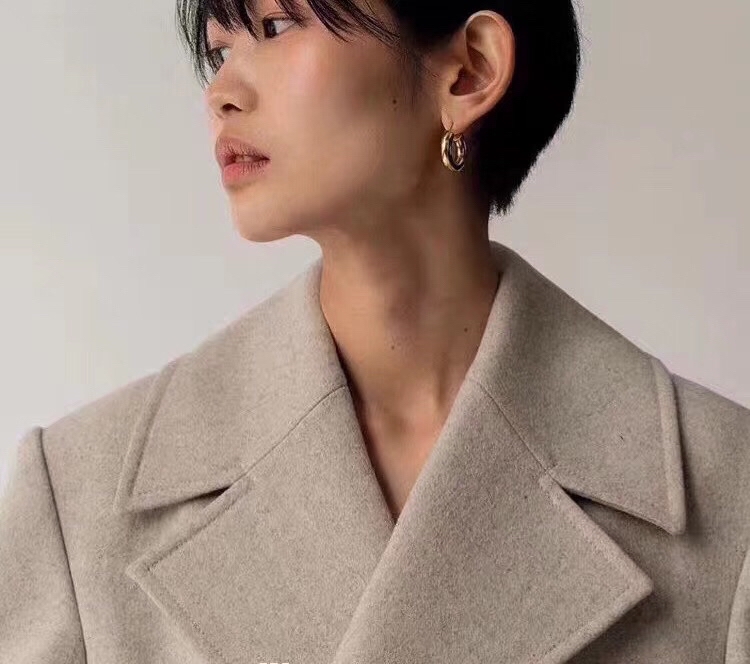 Celine Celine 赛琳 圆圈耳钉 随性自然的欧美风 适合各种场合佩戴 简约不失华丽 材质