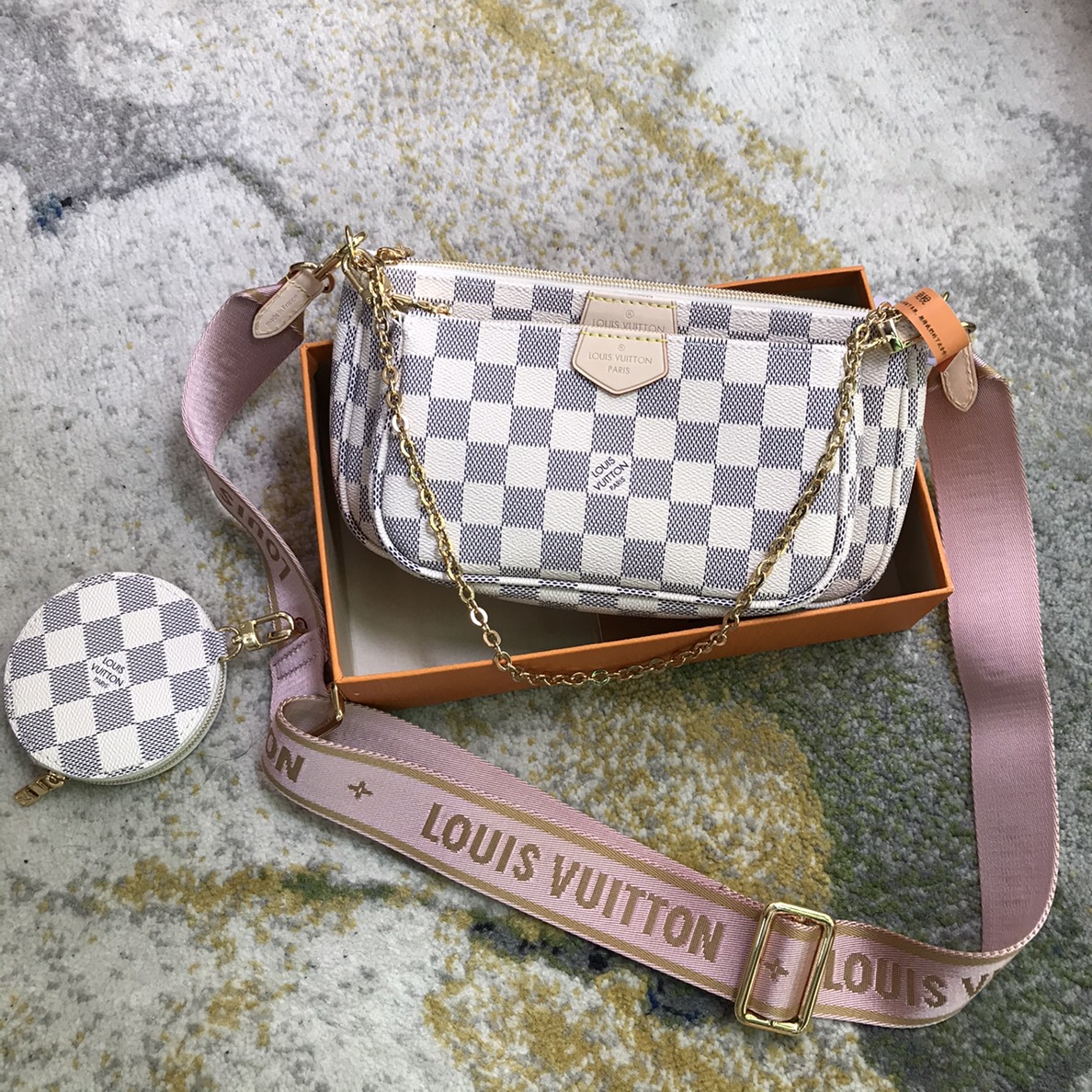 Louis Vuitton LV Favorite Bags Handbags White Splicing All Steel Damier Azur Cowhide Weave M44813