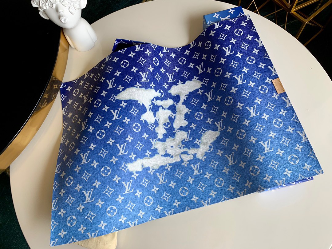 NO:395703,[Exclusive real table mat] Summer series table mats are recommended for conscientiously. This issue of single items is a must-have for babies!  The color matching is very summery!  I don't think it's too much to enter the four colors together!  Improve the home furnishing style in one second!  Like, exclusive imported Taiwanese PVC fabric, four colors, complete set of packaging for special counters., LV [original leather], louis vuitton19860909【独家实拍桌垫】夏日系列桌垫良心推荐 这期单品宝宝们必入啊！配色非常summer感！我觉得四色一起入都不过分！一秒提高家居逼格！喜欢喜欢 独家进口台湾pvc面料,四色选 配齐专柜全套包装 .,LV【原厂皮】,louis vuitton,Bag