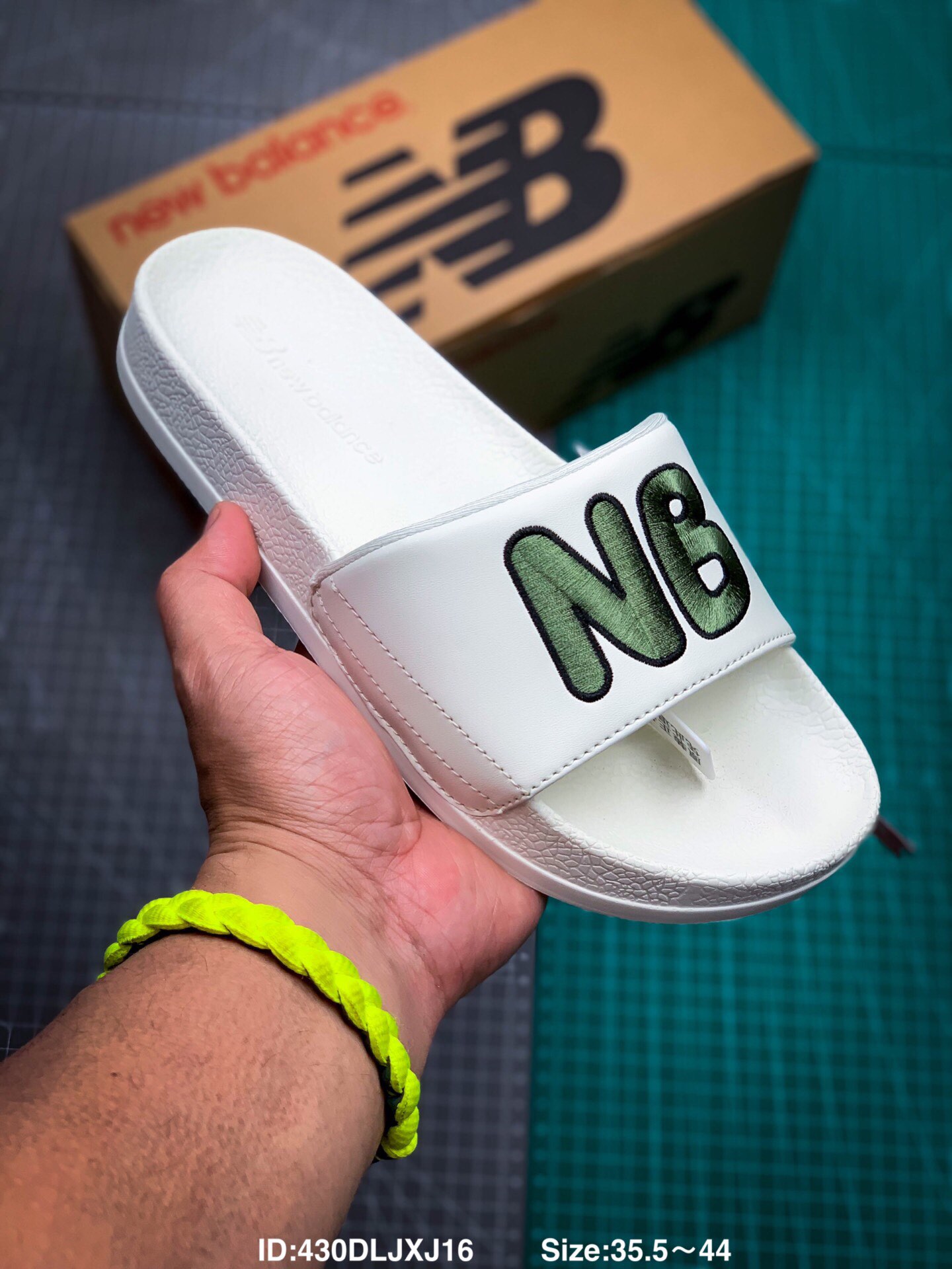 💰75
新百伦NB X JEONHWANGIL插画家联名刺绣男女夏拖鞋
ID:430DLJXJ16        Size:36～44