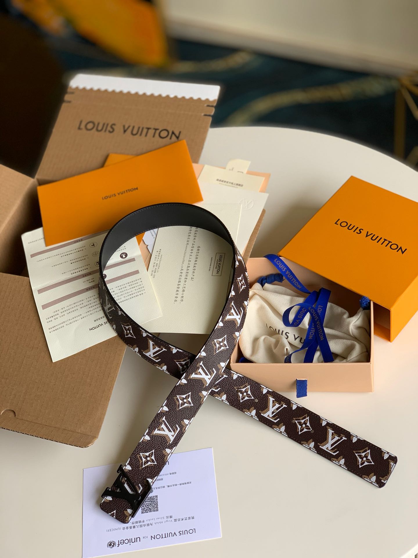 NO:395728,[Exclusive real-life donkey belt] with picture packaging SHAPE double-sided belt 40mm old-fashioned surface with silk screen printing technology, top layer cowhide base., LV [original leather], louis vuitton, louis vuitton, louis vuitton, louis vuitton, cowhide19860909【独家实拍驴家腰带】配图片包装 SHAPE双面腰带 40mm 老花面配丝印工艺 头层牛皮底 .,LV【原厂皮】,louis vuitton,louis vuitton,louis vuitton,cowhide,Bag