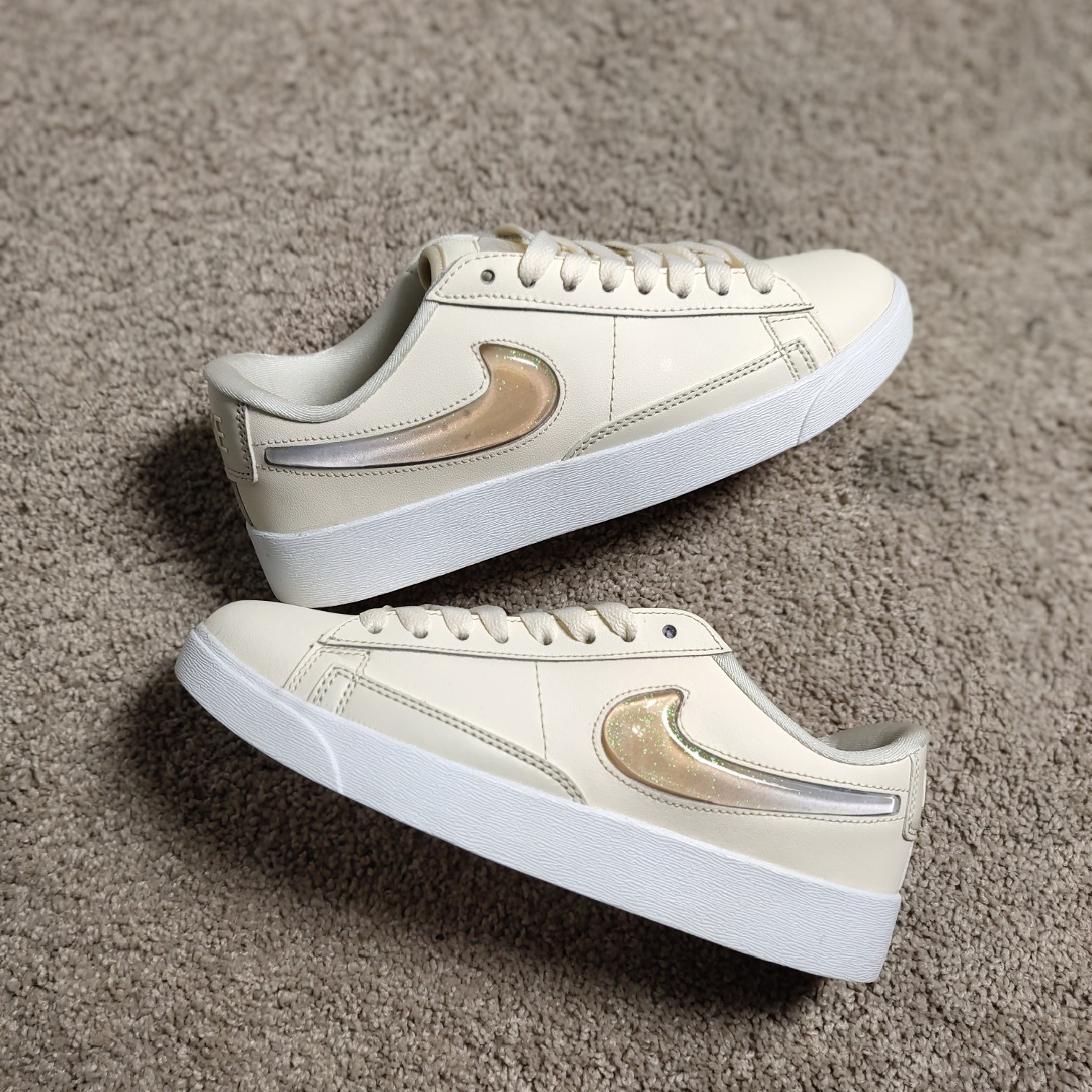 90<br />公司级原单<br /> Nike BLAZER LOW LX 果冻渐变钩闪亮复古休闲板鞋 36 36.5 37.5 38 38.5 39 40