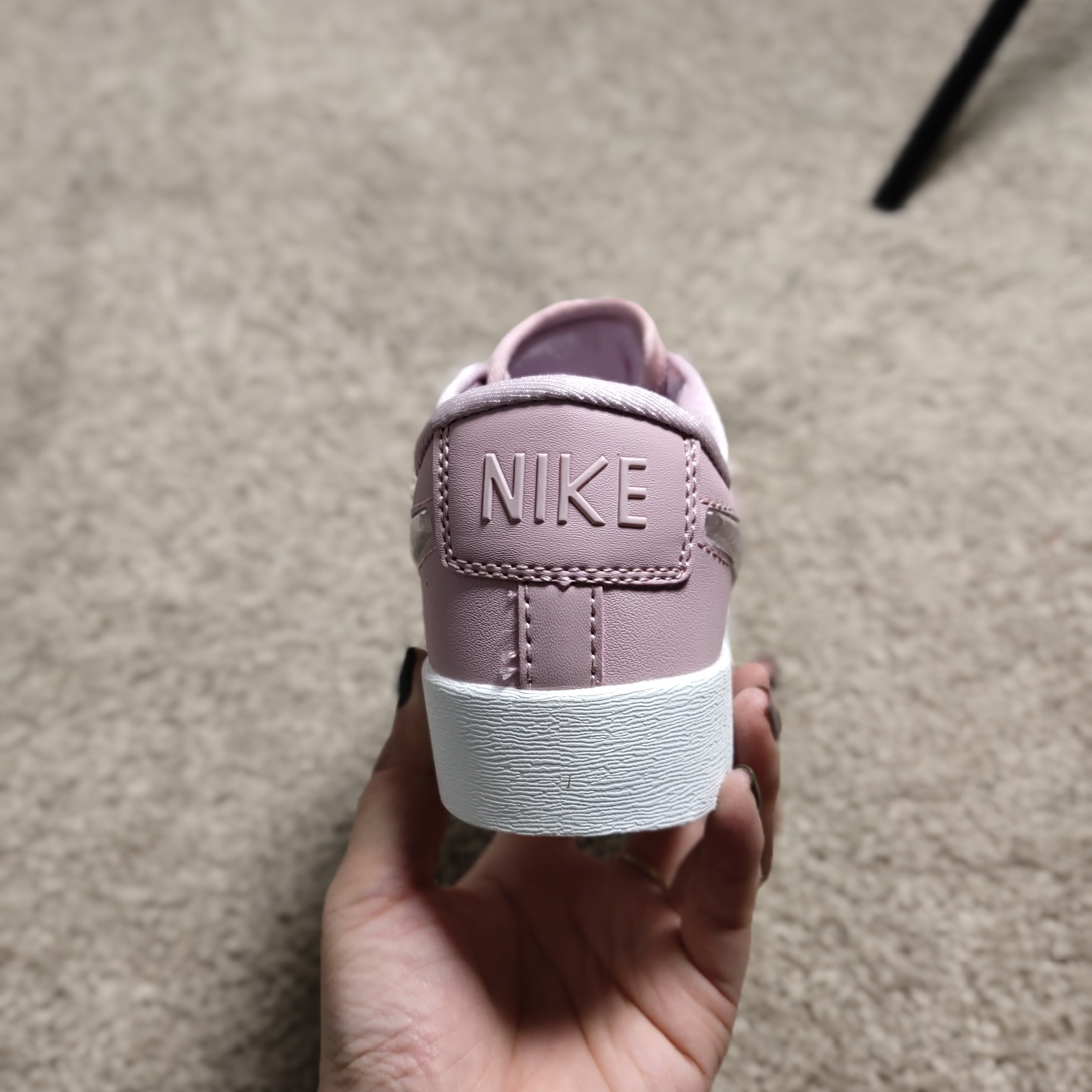 90<br />公司级原单 开拓者<br /> Nike BLAZER LOW LX 果冻渐变钩闪亮复古休闲板鞋 36 36.5 37.5 38 38.5 39 40