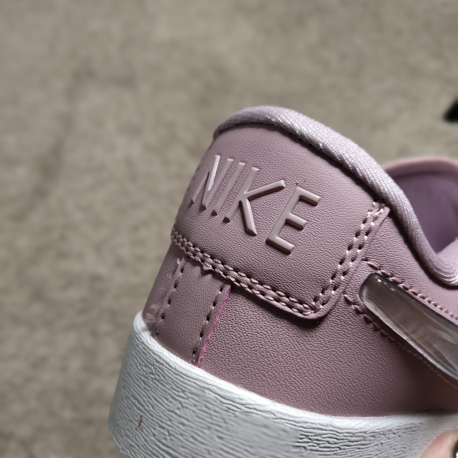 90<br />公司级原单 开拓者<br /> Nike BLAZER LOW LX 果冻渐变钩闪亮复古休闲板鞋 36 36.5 37.5 38 38.5 39 40