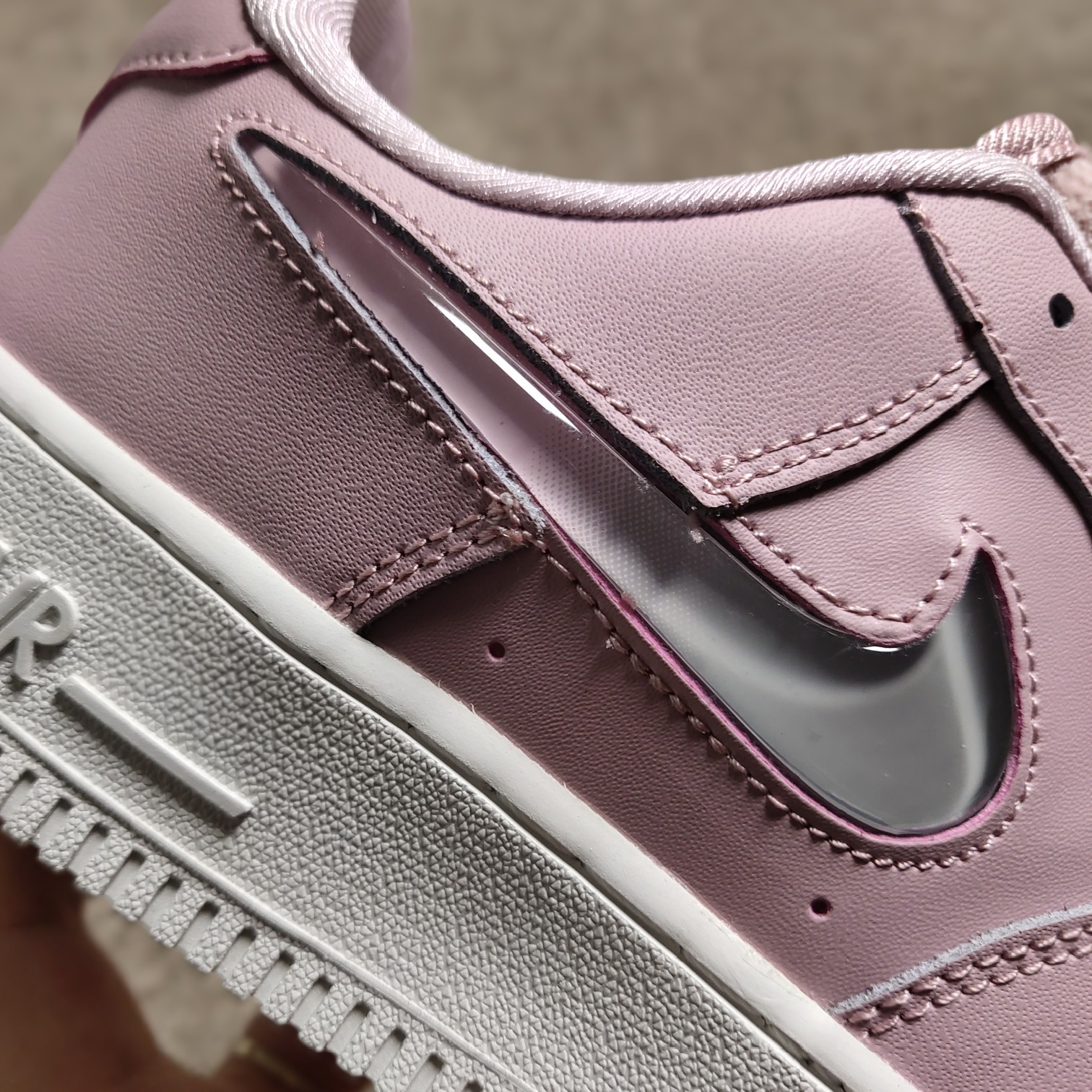 90<br />公司级原单<br />Nike Air Force1 空军一号 果冻渐变钩闪亮复古休闲板鞋 36 36.5 37.5 38 38.5 39 40