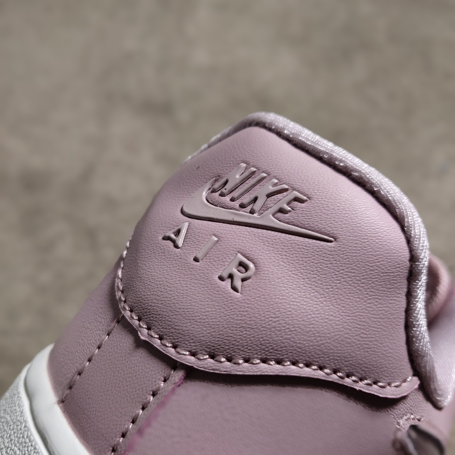 90<br />公司级原单<br />Nike Air Force1 空军一号 果冻渐变钩闪亮复古休闲板鞋 36 36.5 37.5 38 38.5 39 40