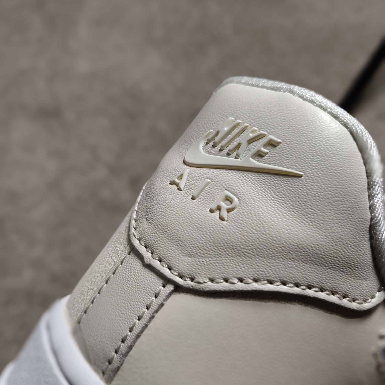 90<br />公司级原单<br />Nike Air Force1 空军一号 果冻渐变钩闪亮复古休闲板鞋 36 36.5 37.5 38 38.5 39 40