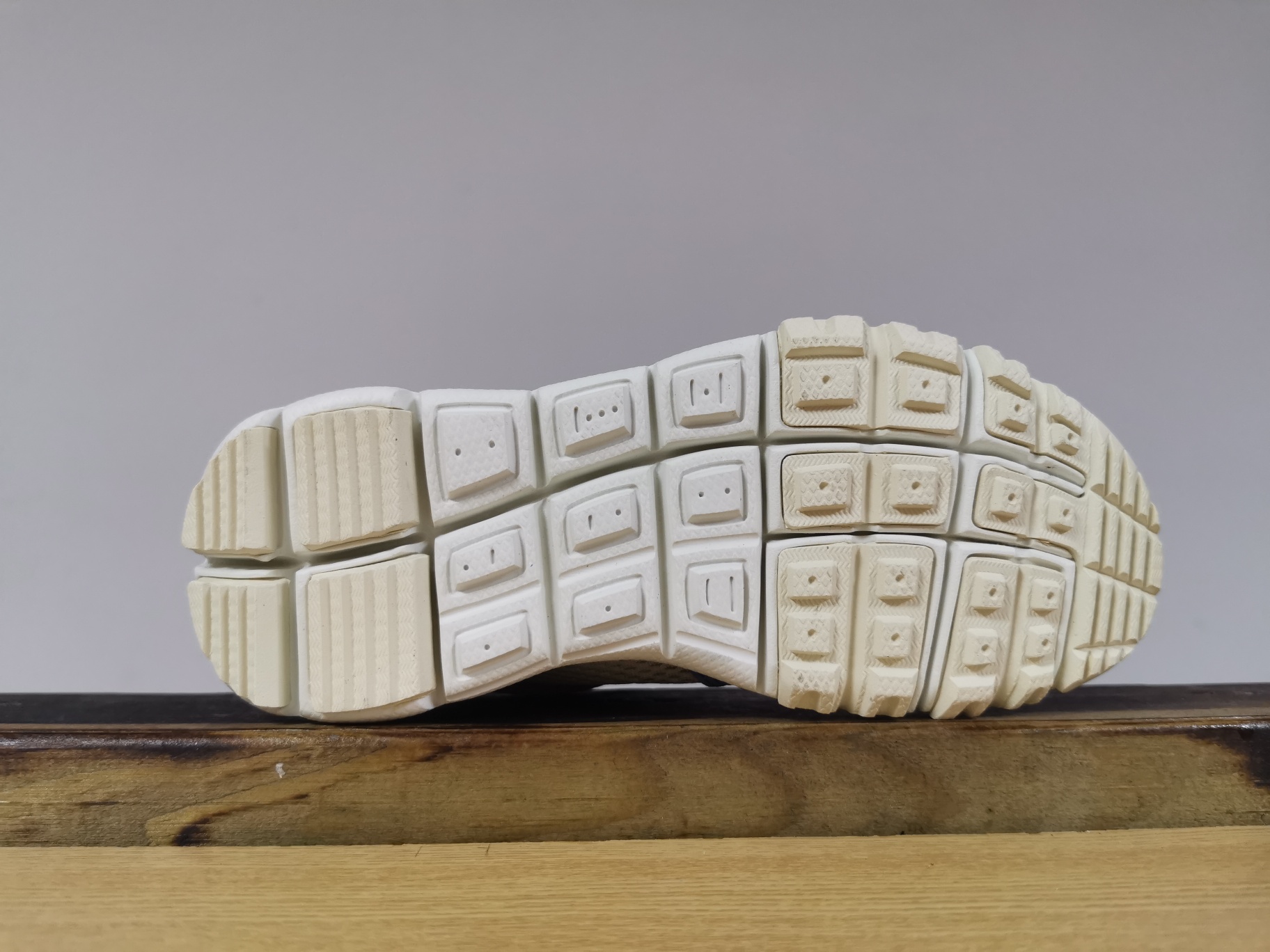 110  宇航员联名款<br />Nike Tom Sachs X NikeCraft Mars Yar 宇航员神游太空2.0 联名休闲鞋 <br />SIZE：36 36.5 37.5 38 38.5 39 40 40.5 41 42 42.5 43 44