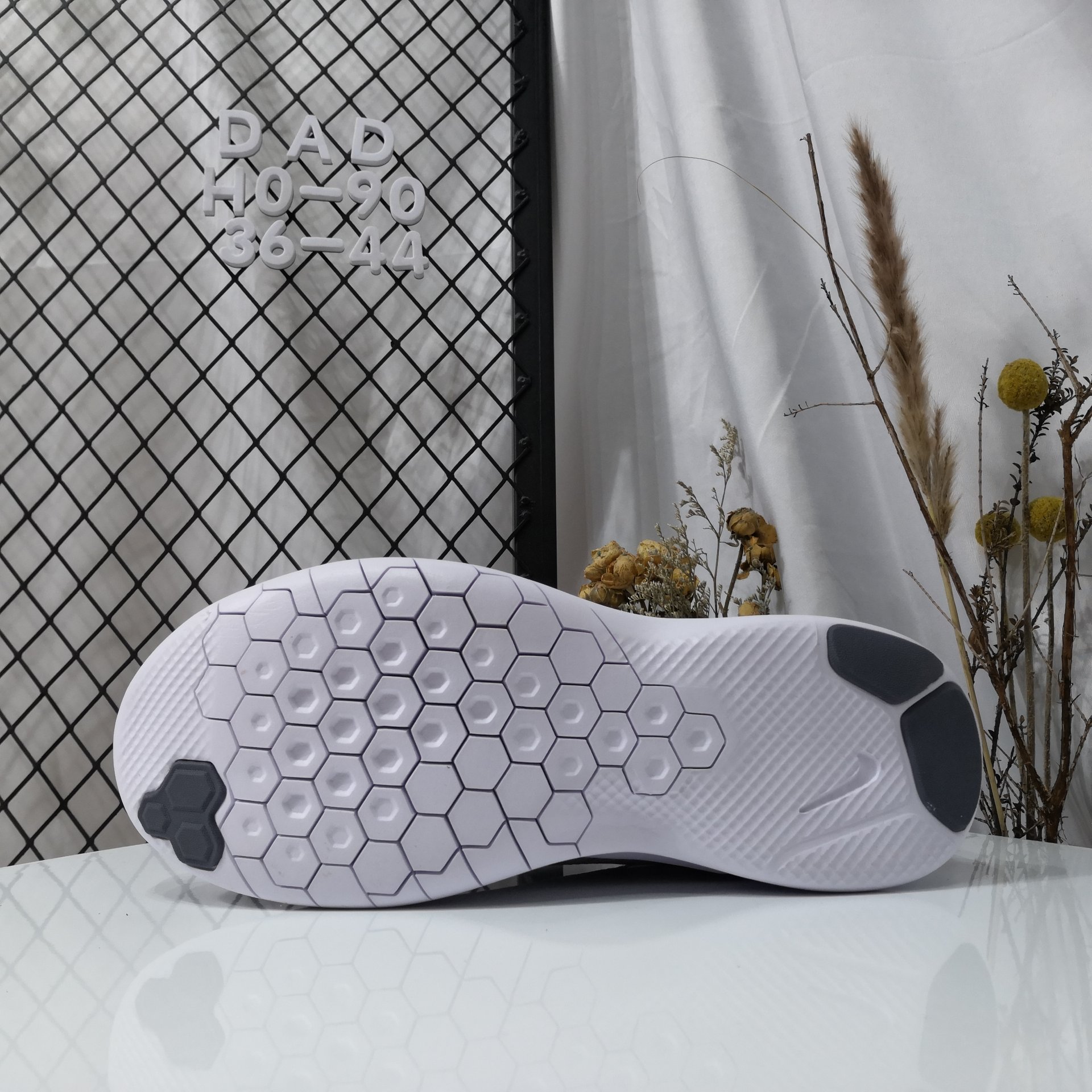 100 支持放店 本地取<br />真标半码 NIKE耐克2019年新款男子FLEX EXPERIENCE RN 7 赤足休闲运动鞋缓震低帮耐磨户外跑步鞋 PCSIZE:36 36.5 37.5 38 38.5 39 40 40.5 41 42 42.5 43 44