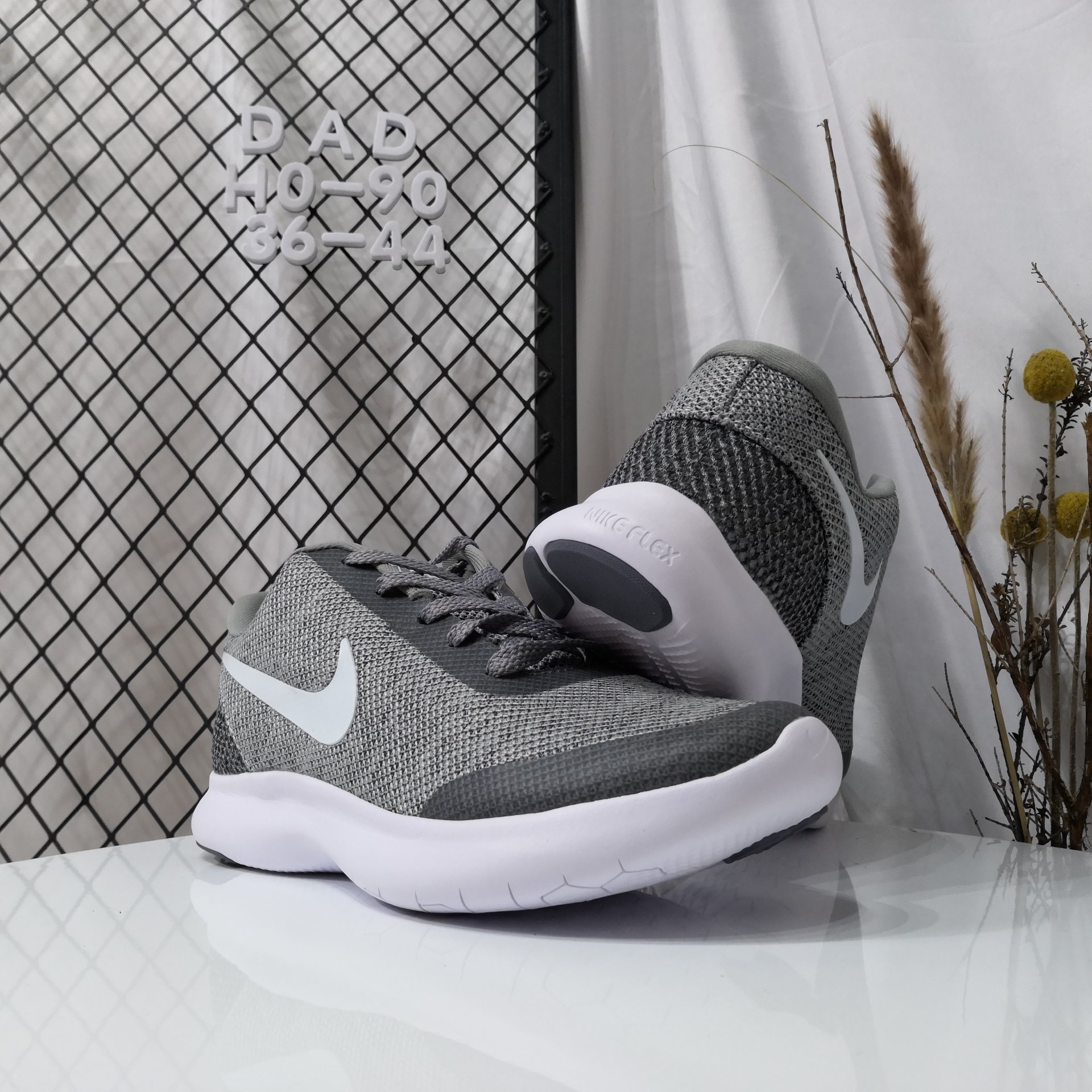 100 支持放店 本地取<br />真标半码 NIKE耐克2019年新款男子FLEX EXPERIENCE RN 7 赤足休闲运动鞋缓震低帮耐磨户外跑步鞋 PCSIZE:36 36.5 37.5 38 38.5 39 40 40.5 41 42 42.5 43 44