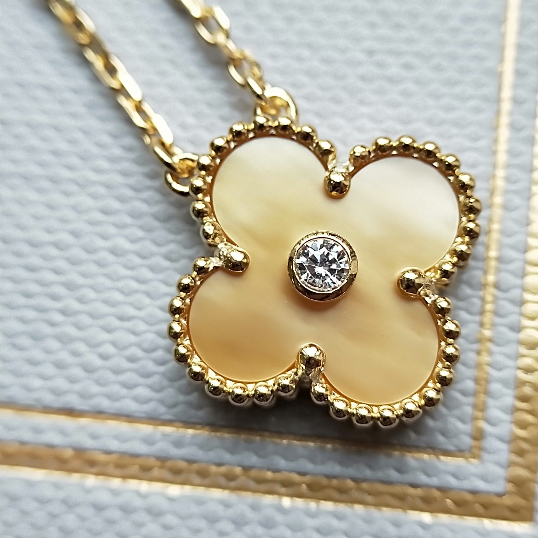 Van Cleef & Arpels VCA四叶草