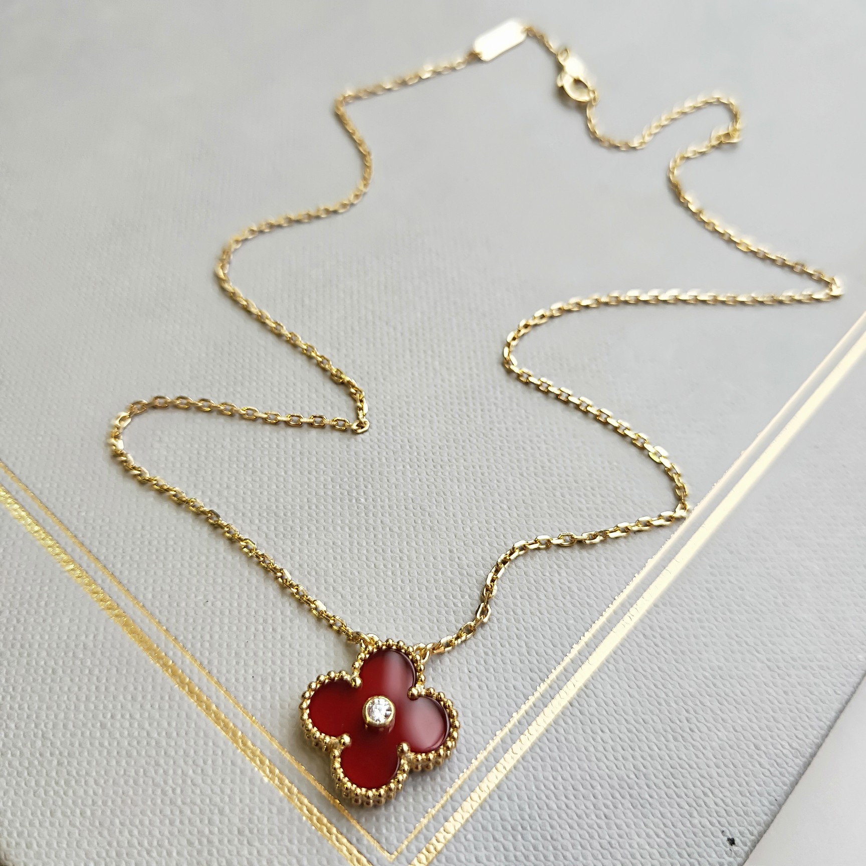 Van Cleef & Arpels VCA 四叶草